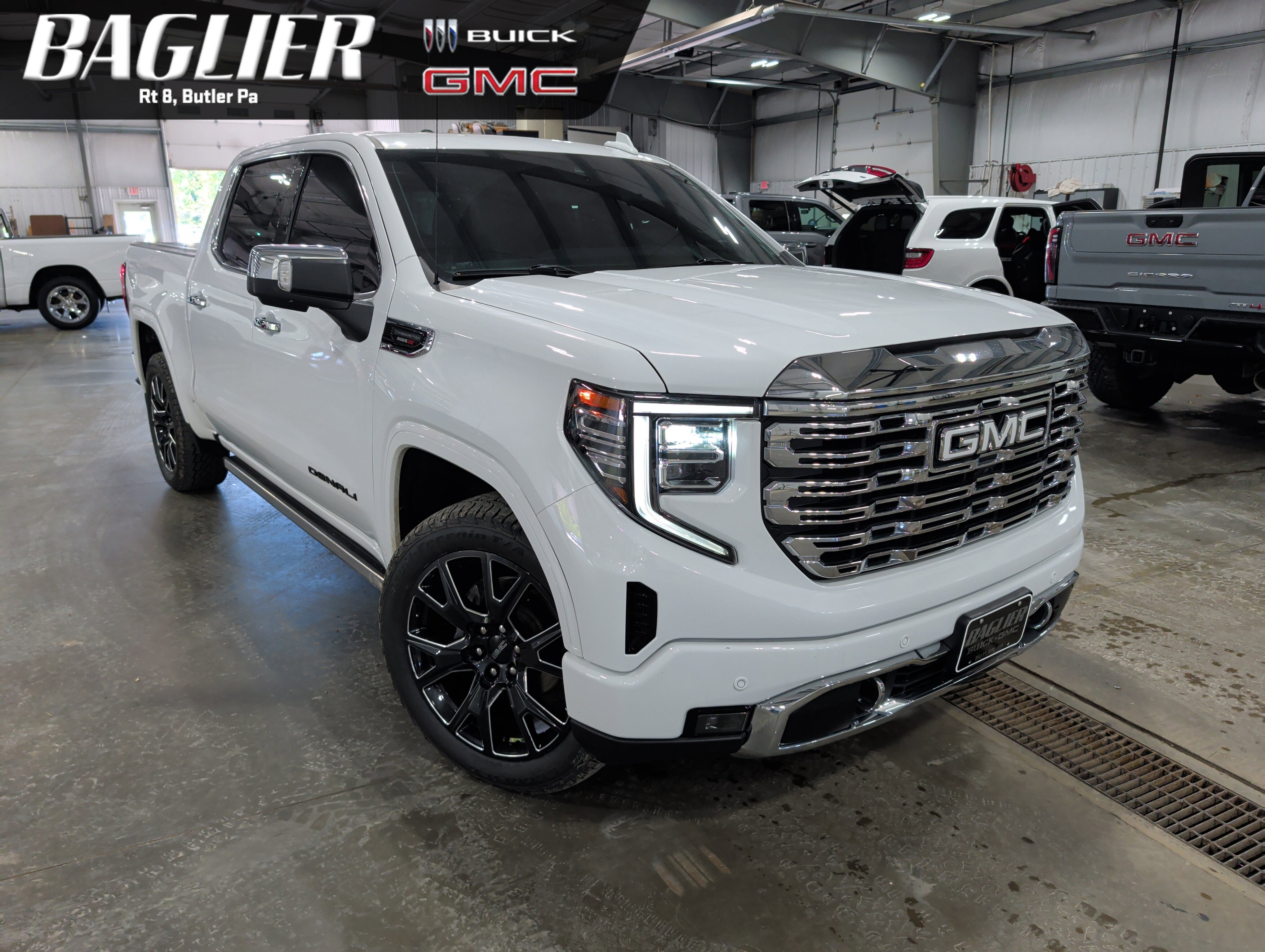 2024 GMC Sierra 4WD Crew Cab Short Box Denali's photo