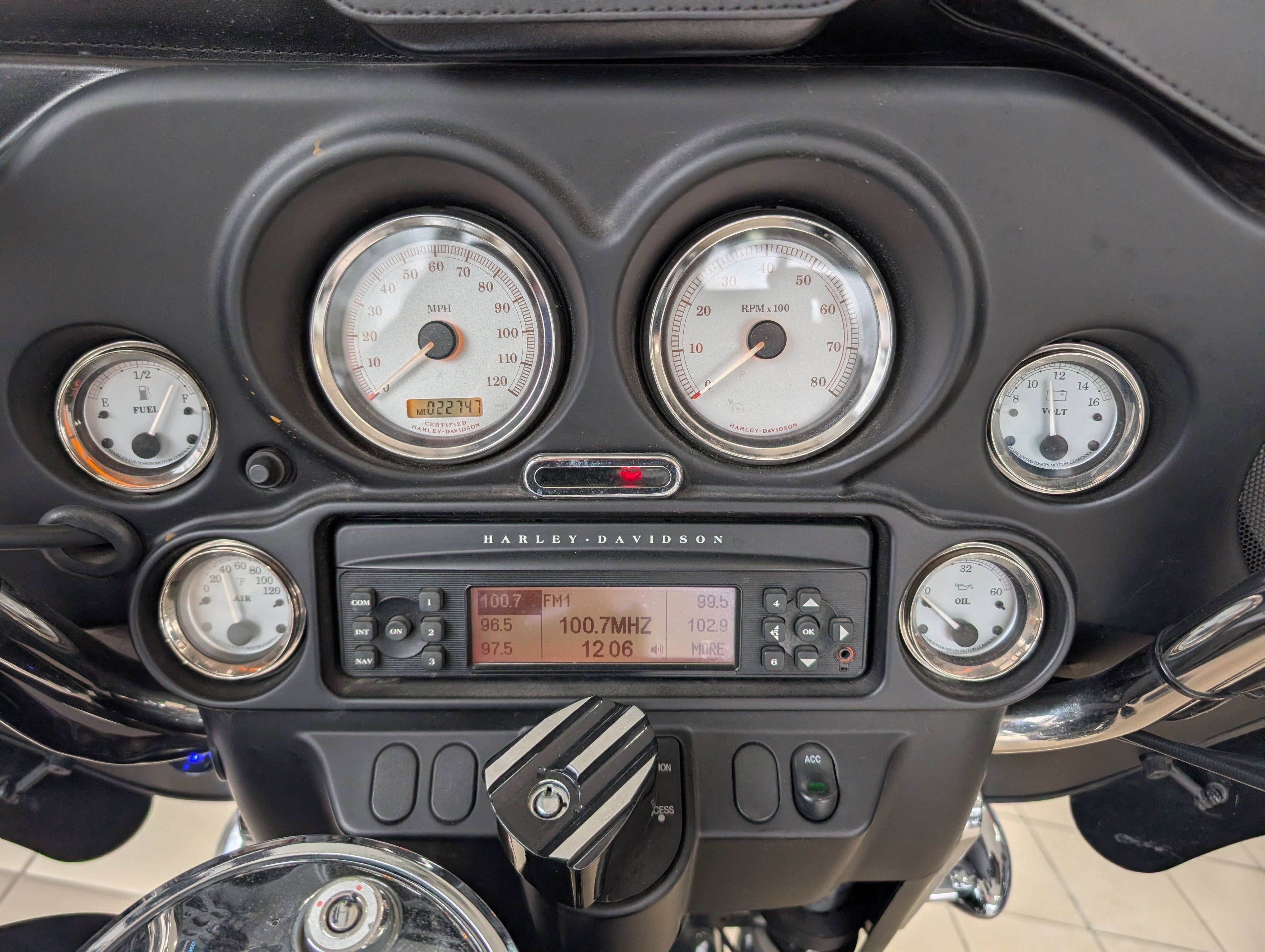 2006 Harley-Davidson Street Glide Base