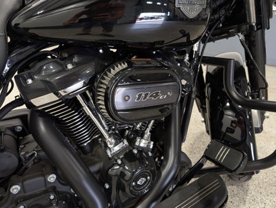 2023 Harley-Davidson Street Glide Special Base