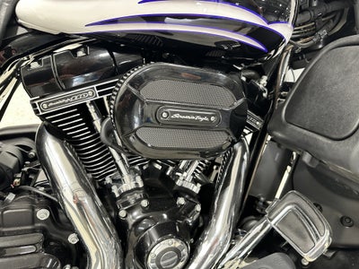 2016 Harley-Davidson CVO Street Glide Base
