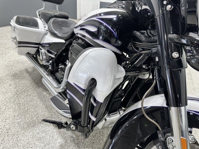 2016 Harley-Davidson CVO Street Glide Base