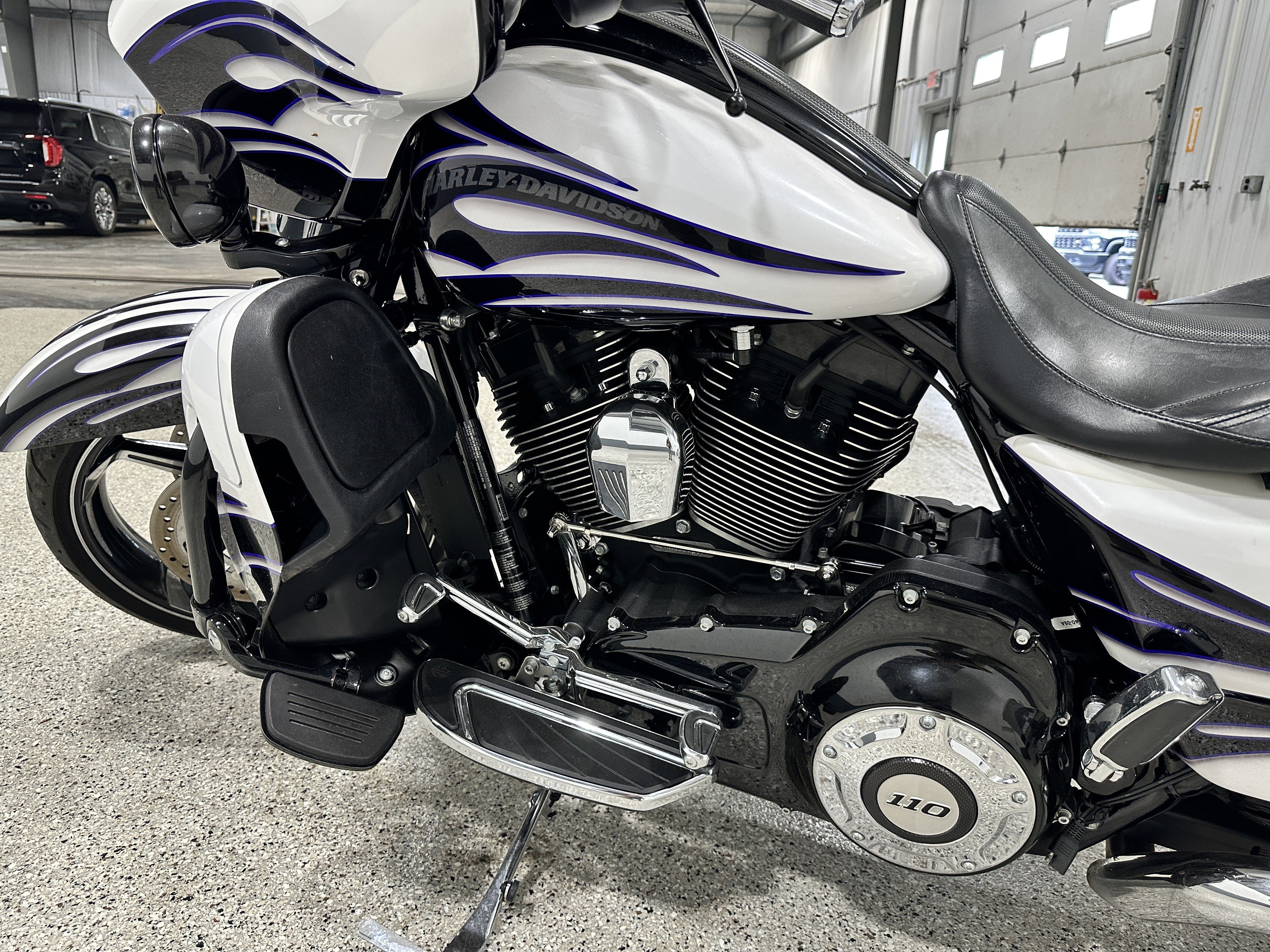 2016 Harley-Davidson CVO Street Glide Base