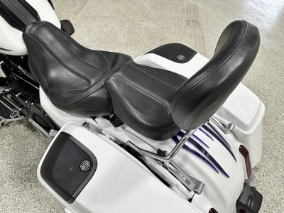 2016 Harley-Davidson CVO Street Glide Base