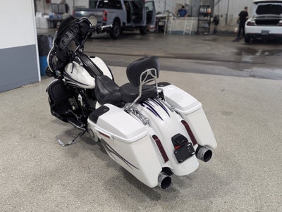 2016 Harley-Davidson CVO Street Glide Base