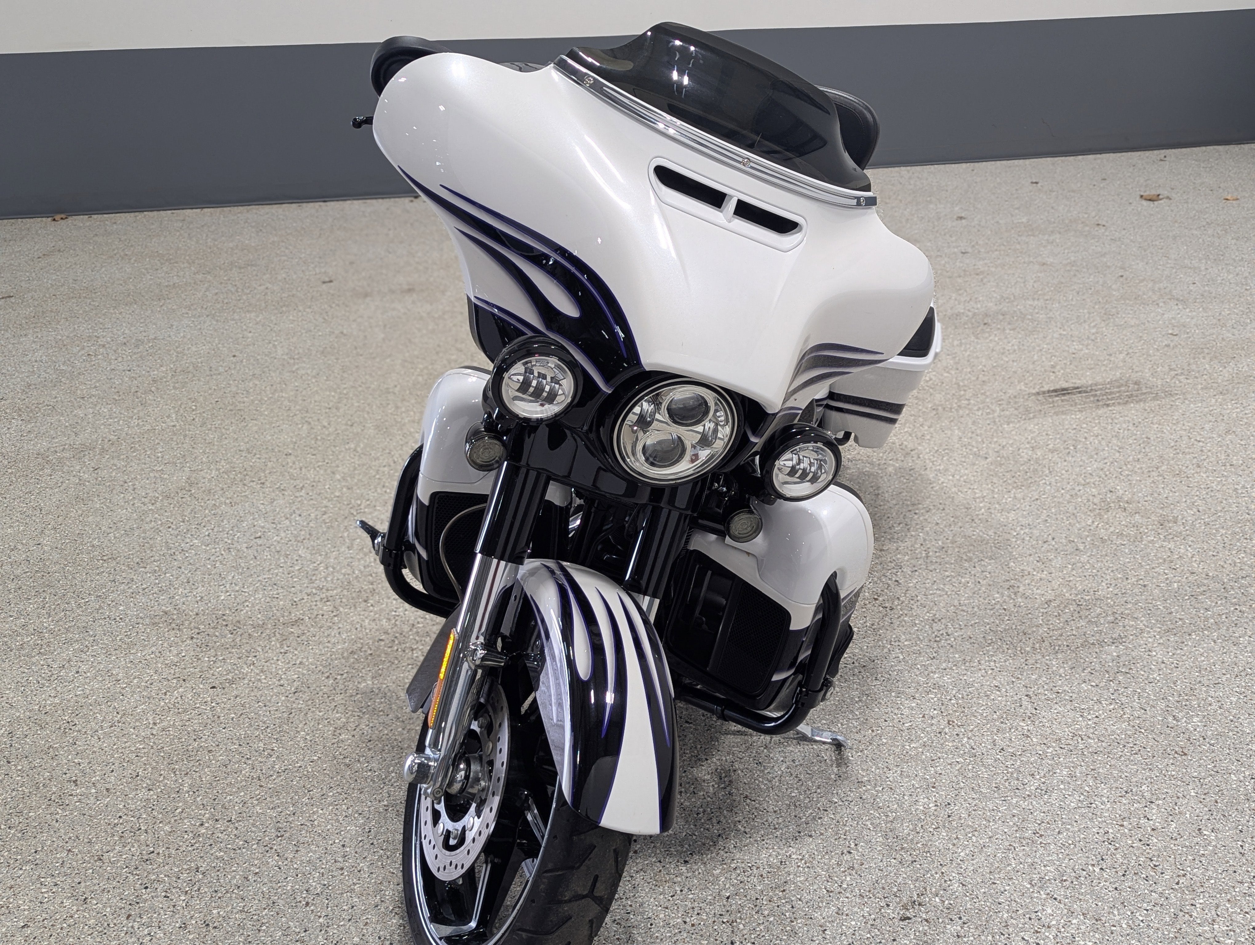 2016 Harley-Davidson CVO Street Glide Base