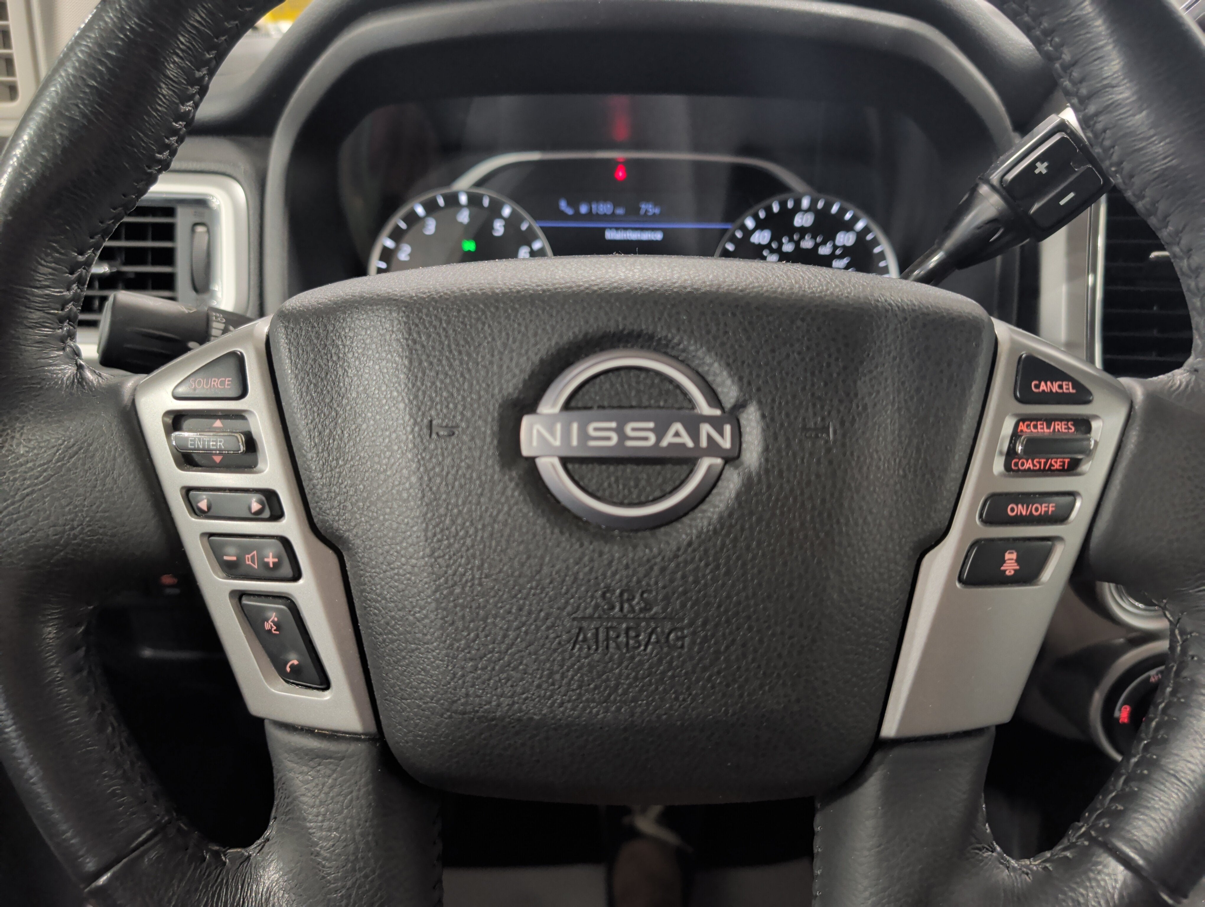2023 Nissan TITAN Crew Cab SV 4x4