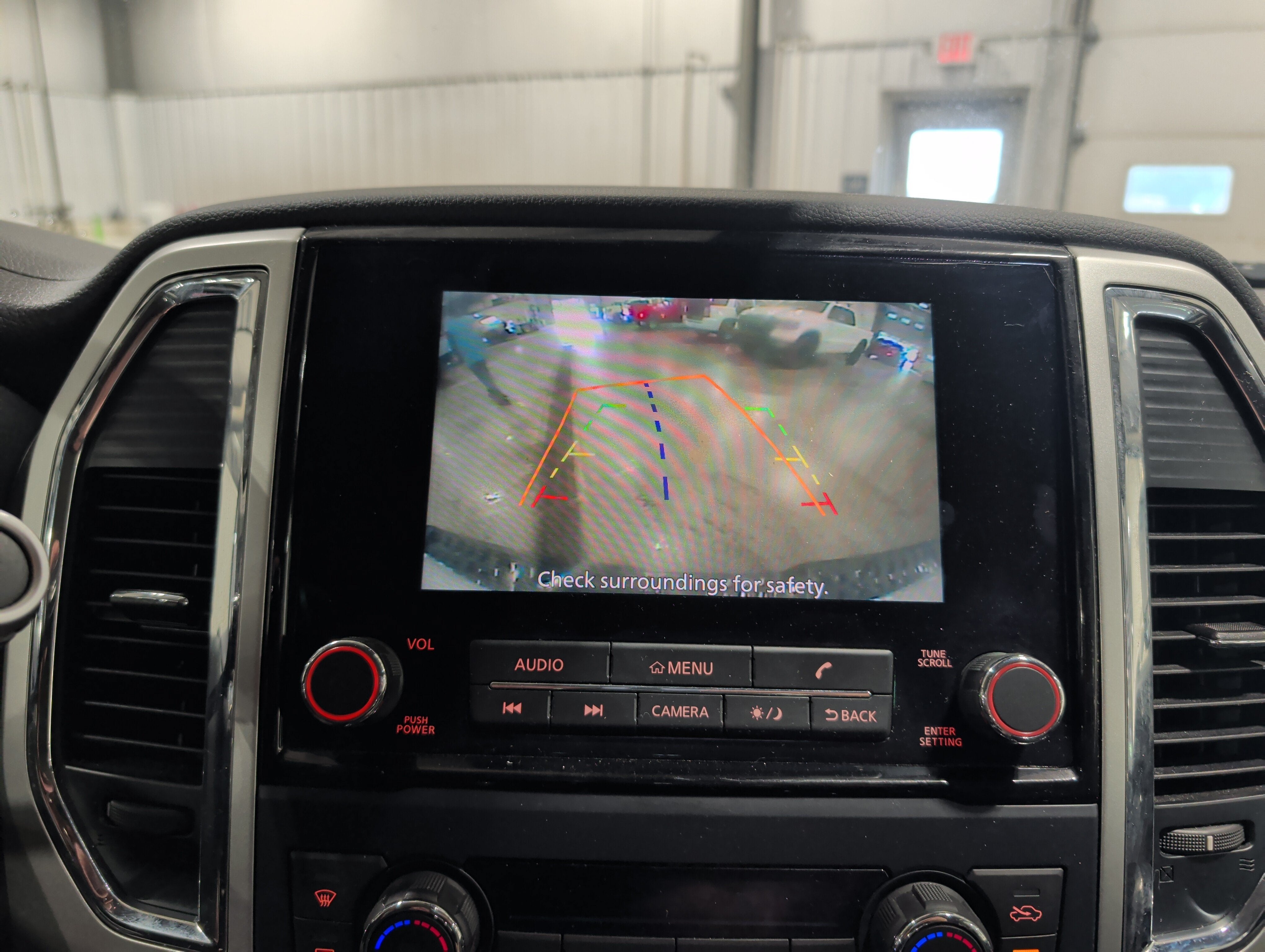2023 Nissan TITAN Crew Cab SV 4x4