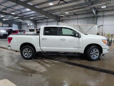 2023 Nissan TITAN Crew Cab SV 4x4