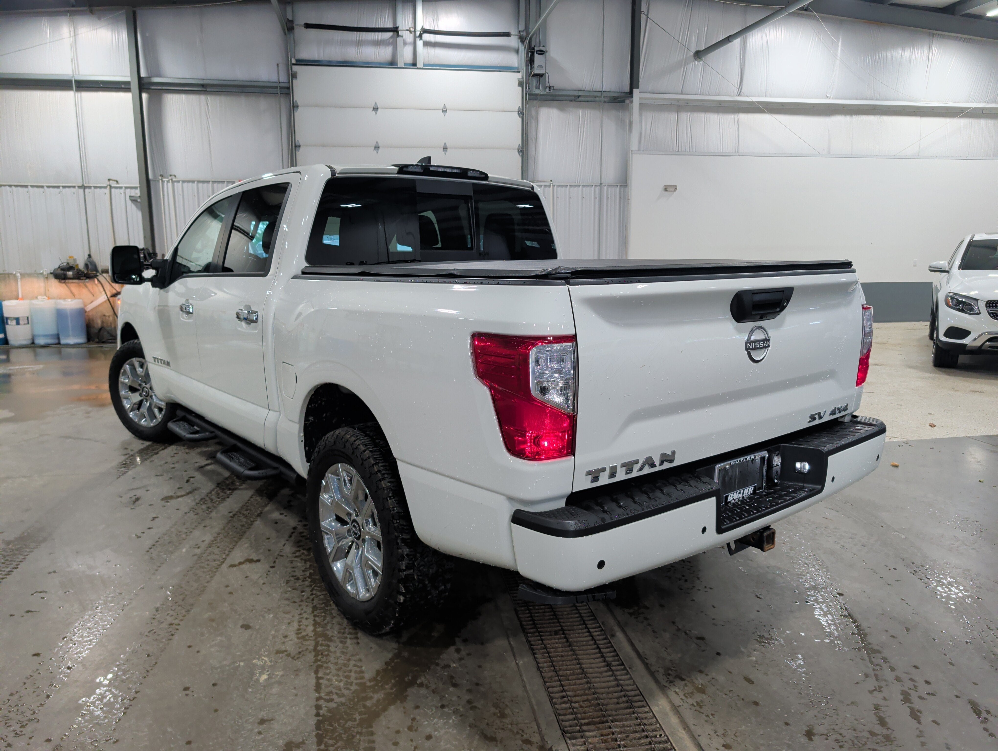 2023 Nissan TITAN Crew Cab SV 4x4