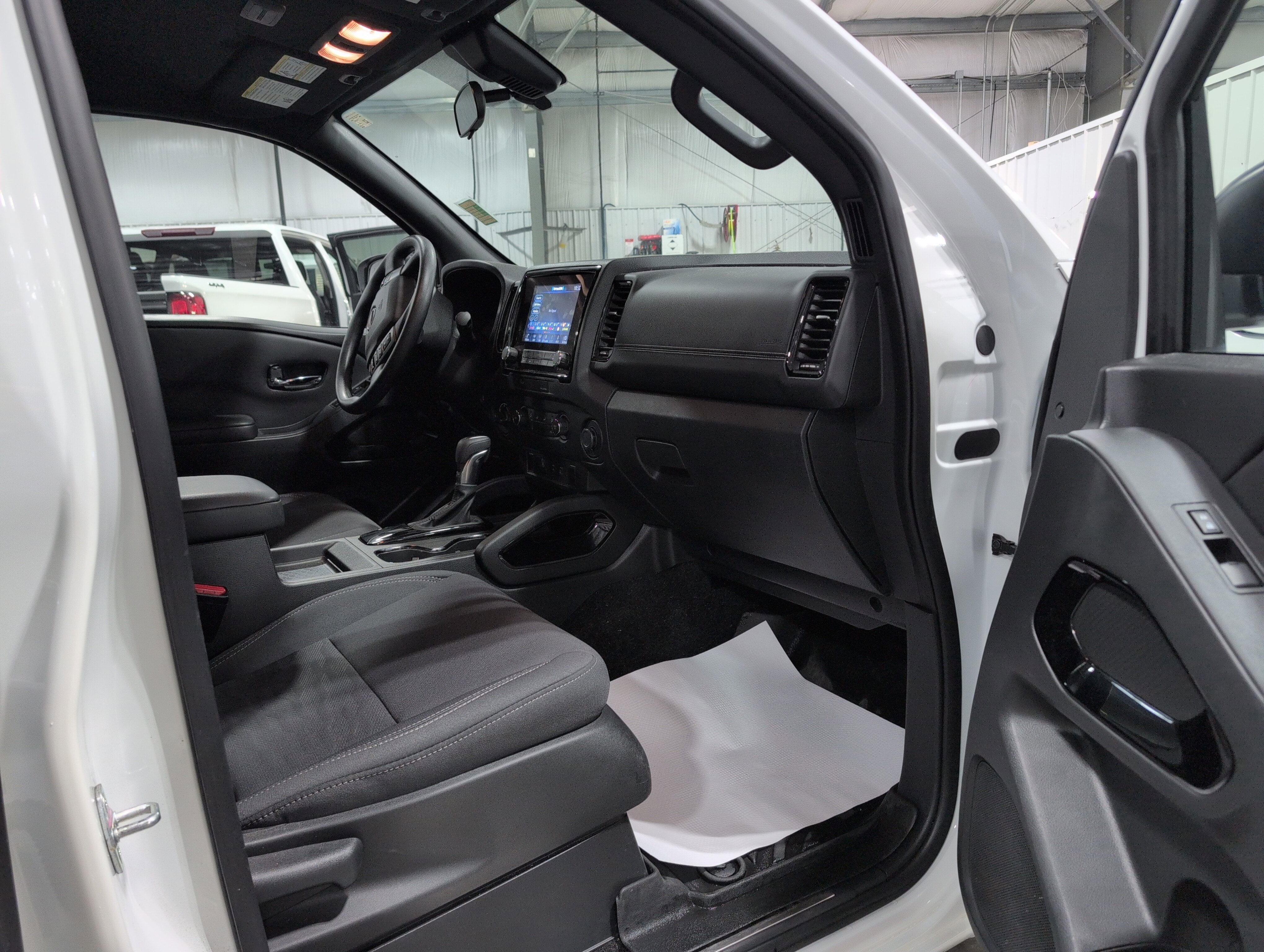 2023 Nissan Frontier Crew Cab SV 4x4