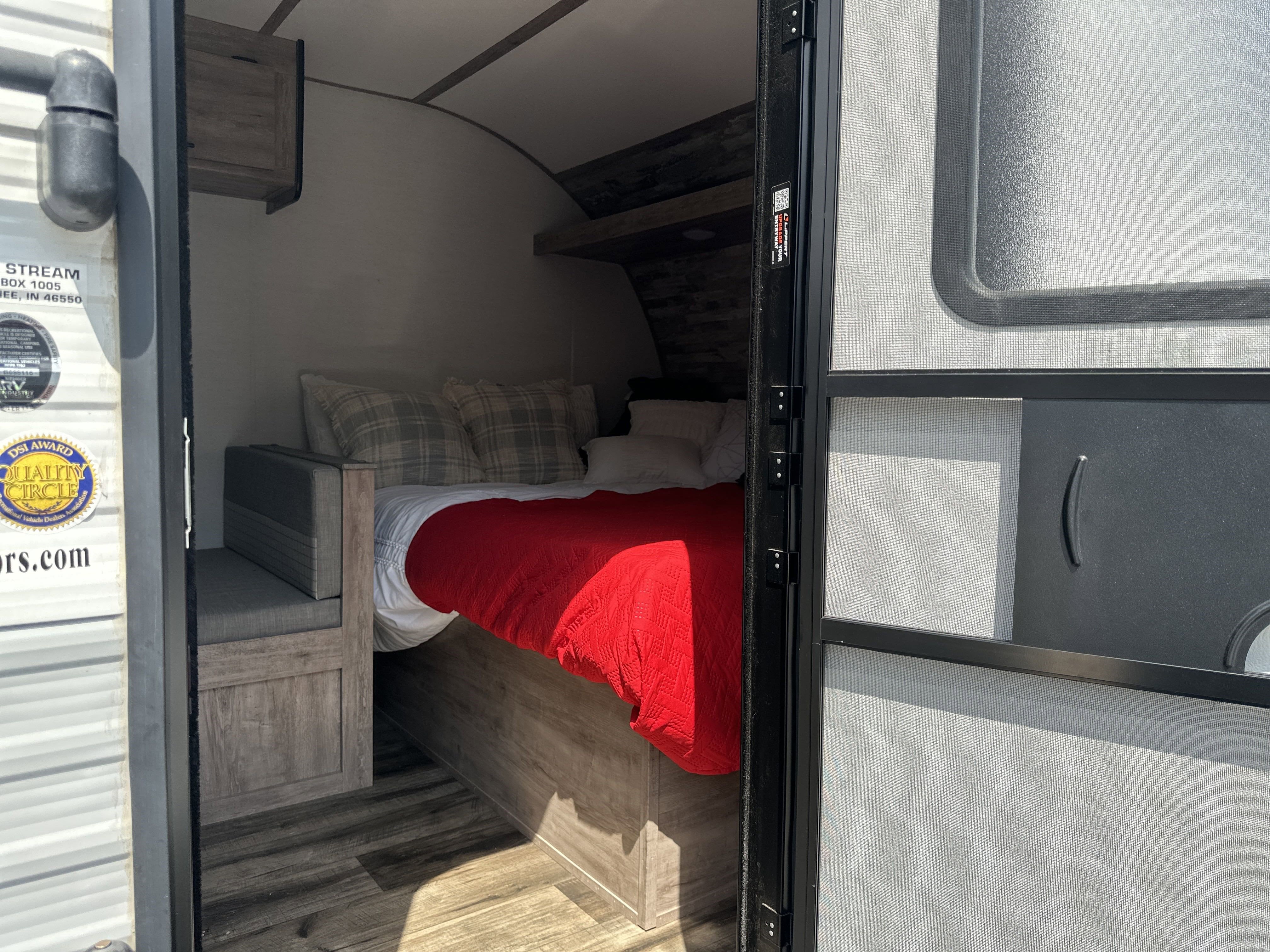 2000 GULFSTREAM CAMPER Base