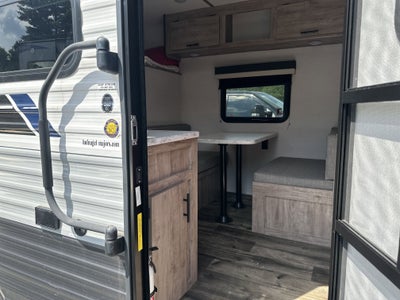 2000 GULFSTREAM CAMPER Base