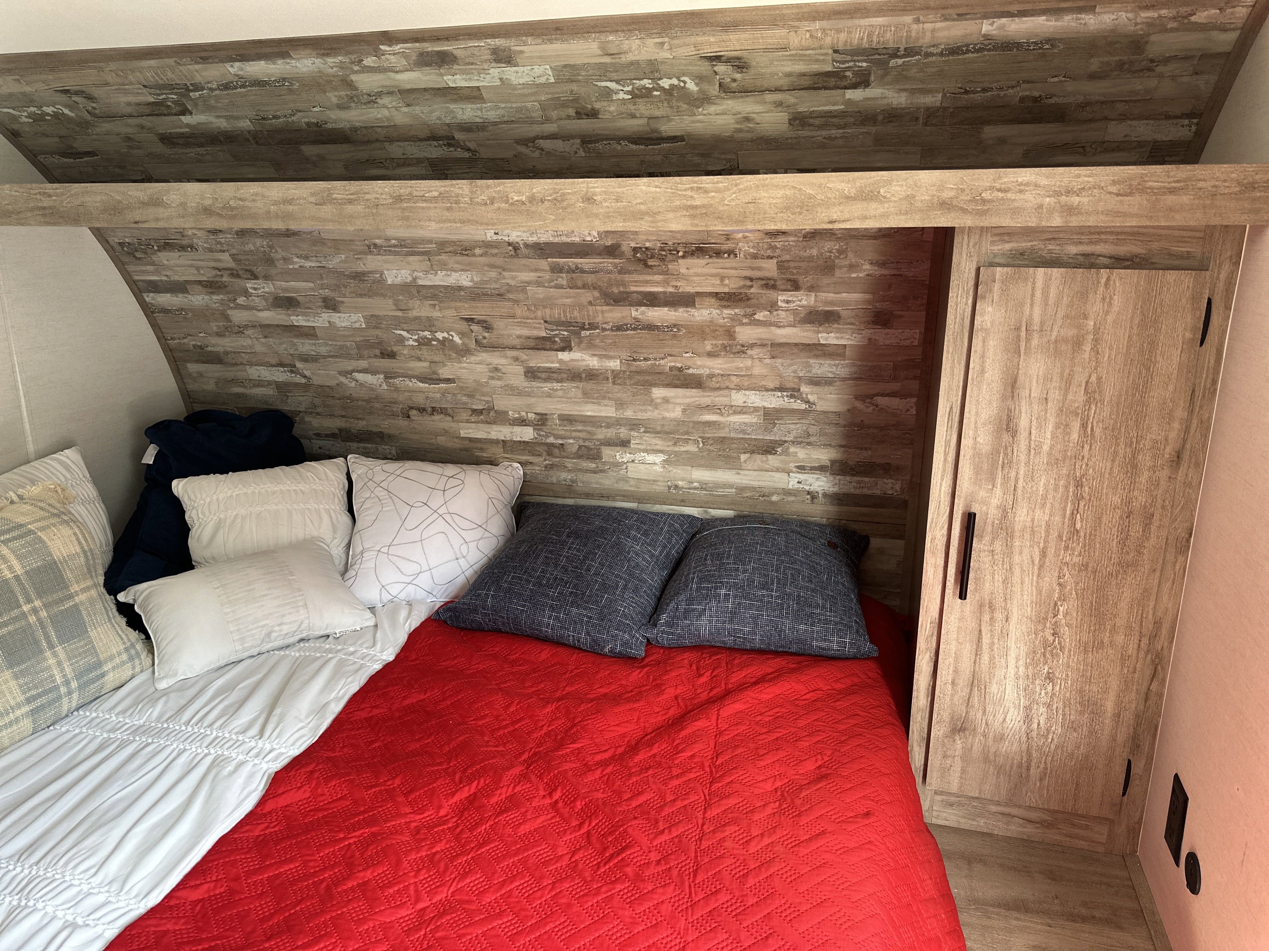 2000 GULFSTREAM CAMPER Base