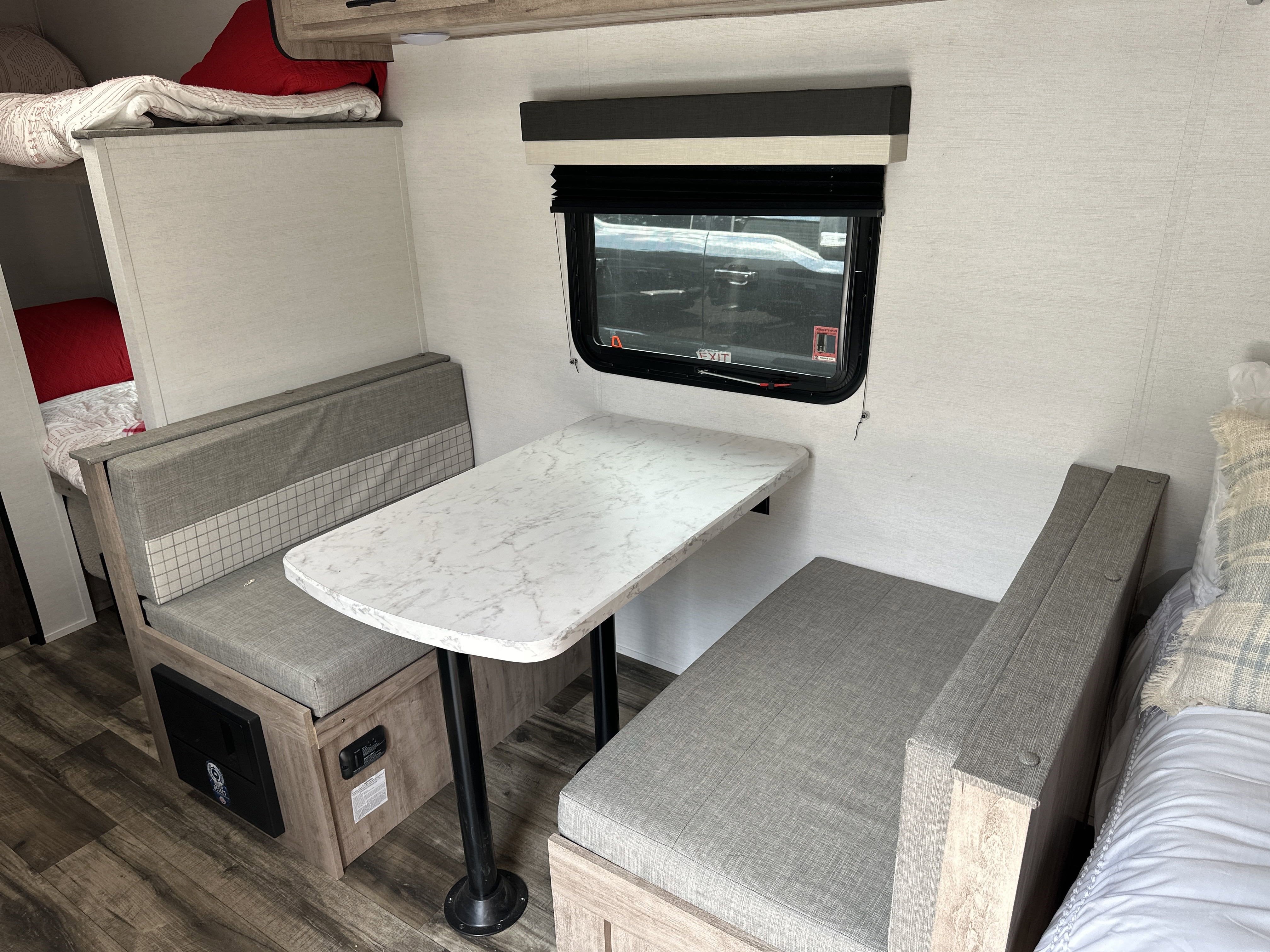 2000 GULFSTREAM CAMPER Base