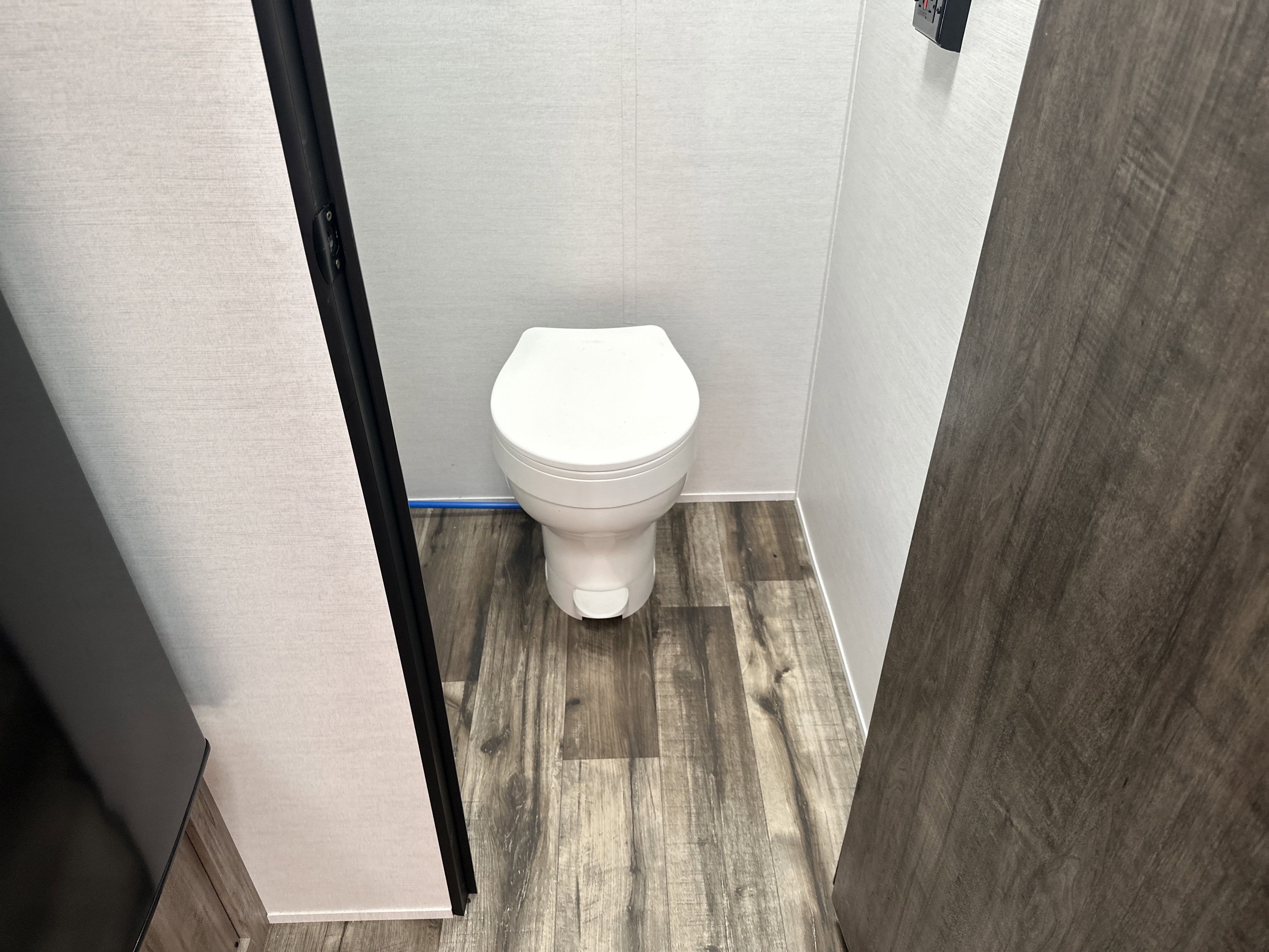 2000 GULFSTREAM CAMPER Base