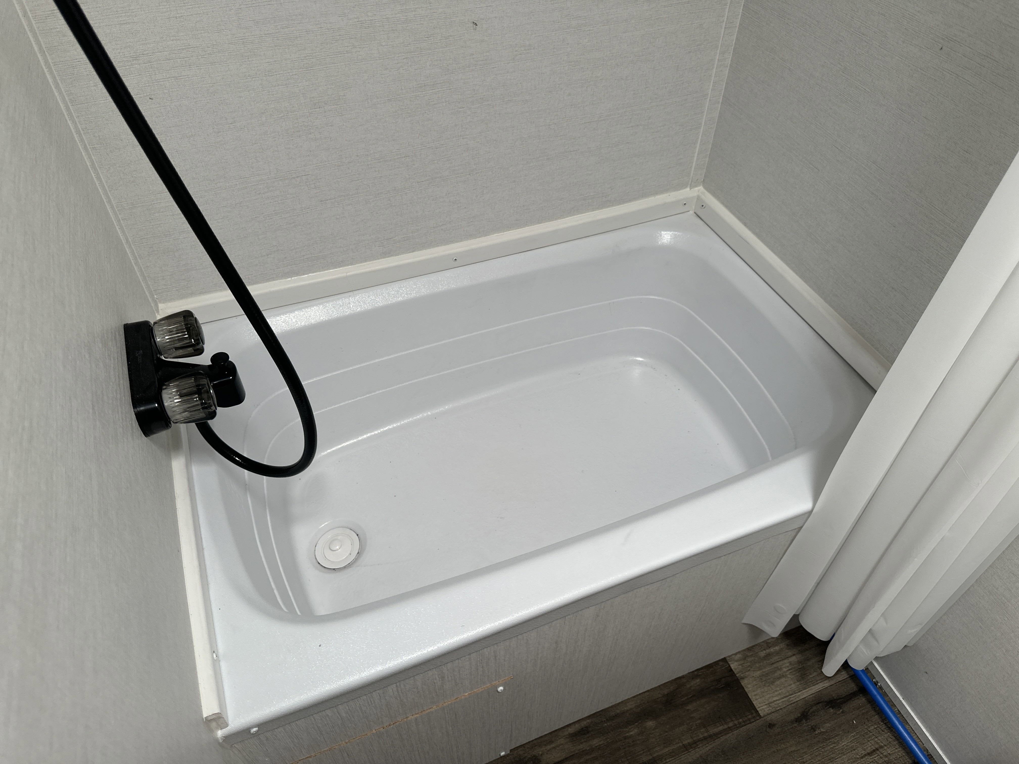 2000 GULFSTREAM CAMPER Base