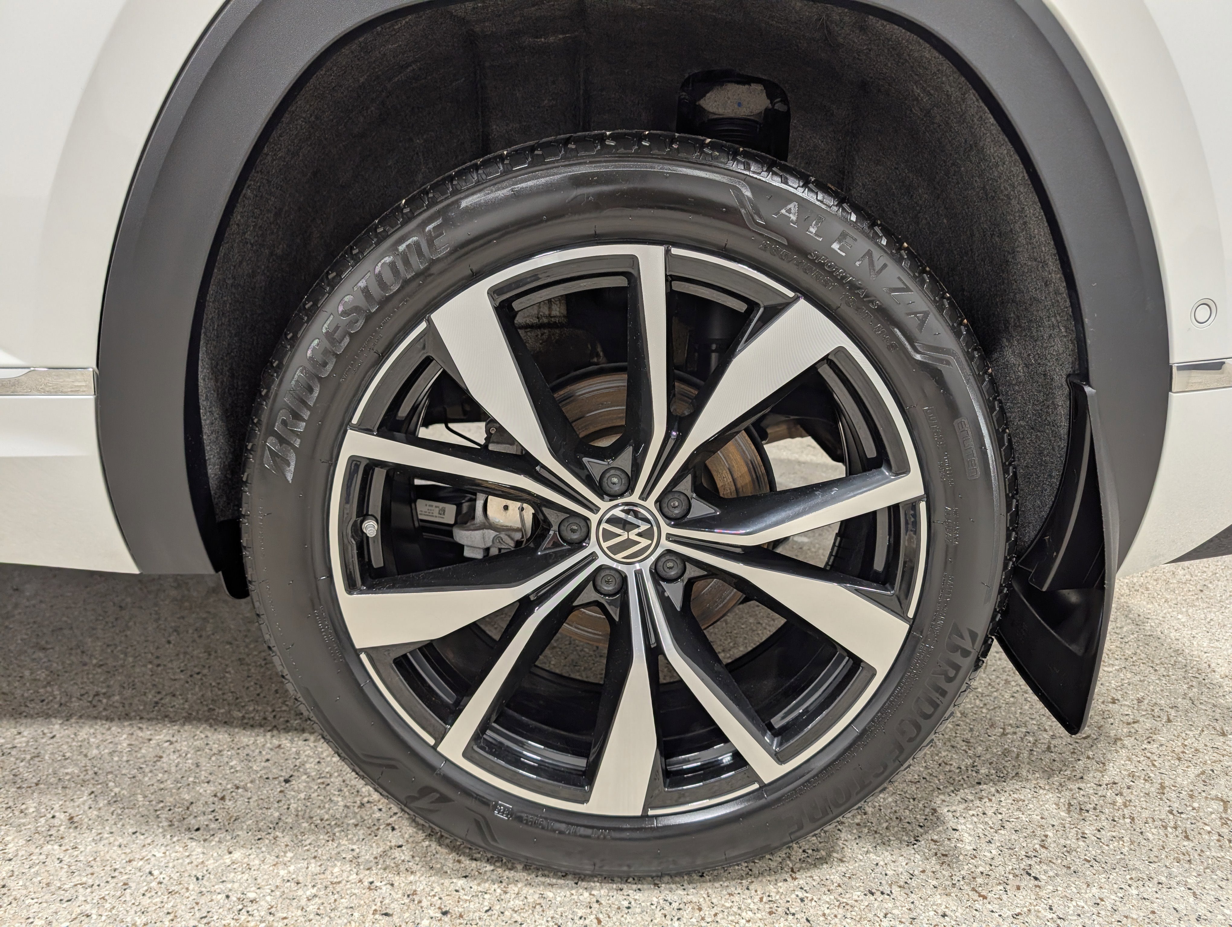 2026 Volkswagen Atlas Cross Sport SEL Premium R-Line