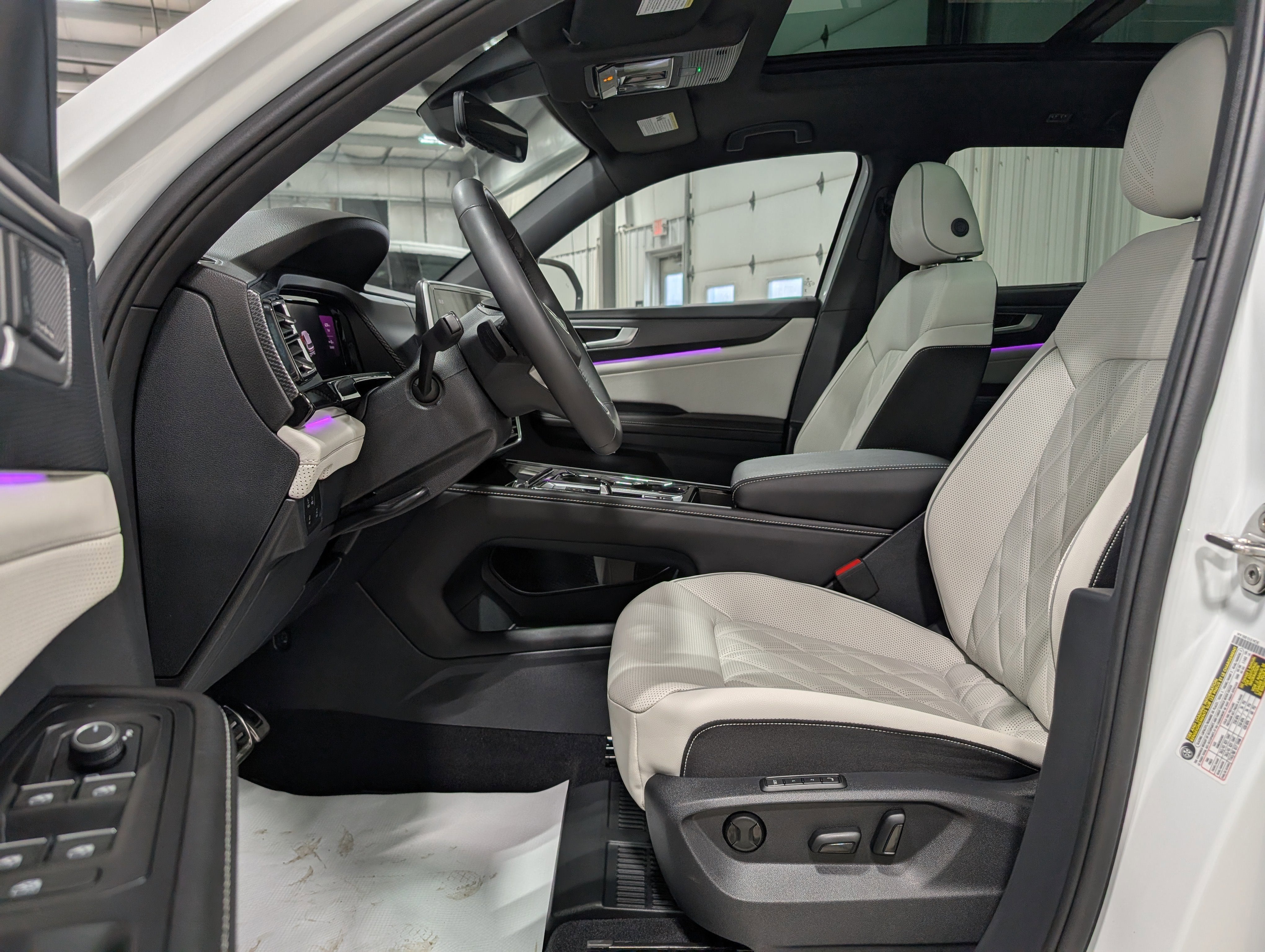 2026 Volkswagen Atlas Cross Sport SEL Premium R-Line