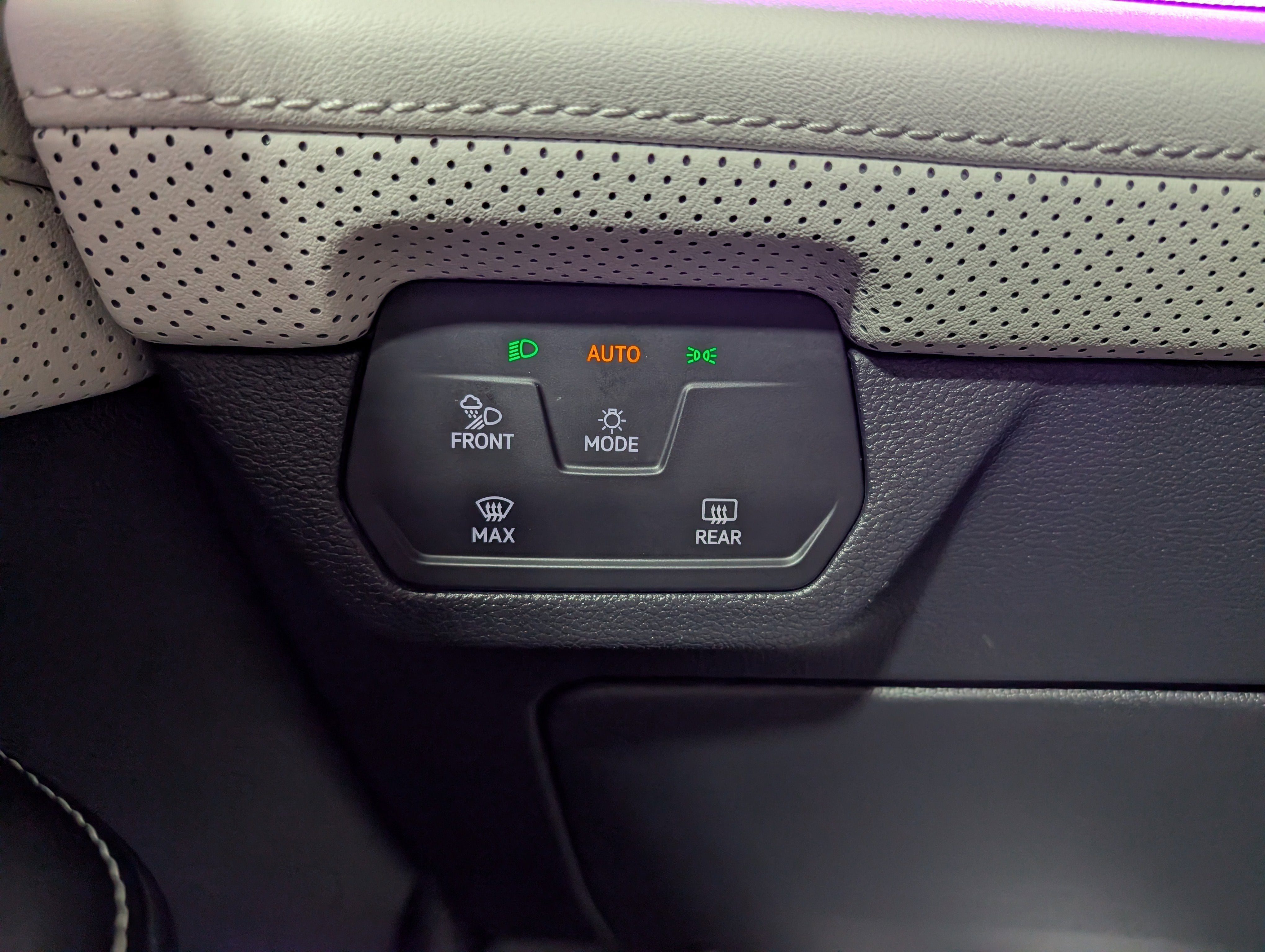 2026 Volkswagen Atlas Cross Sport SEL Premium R-Line