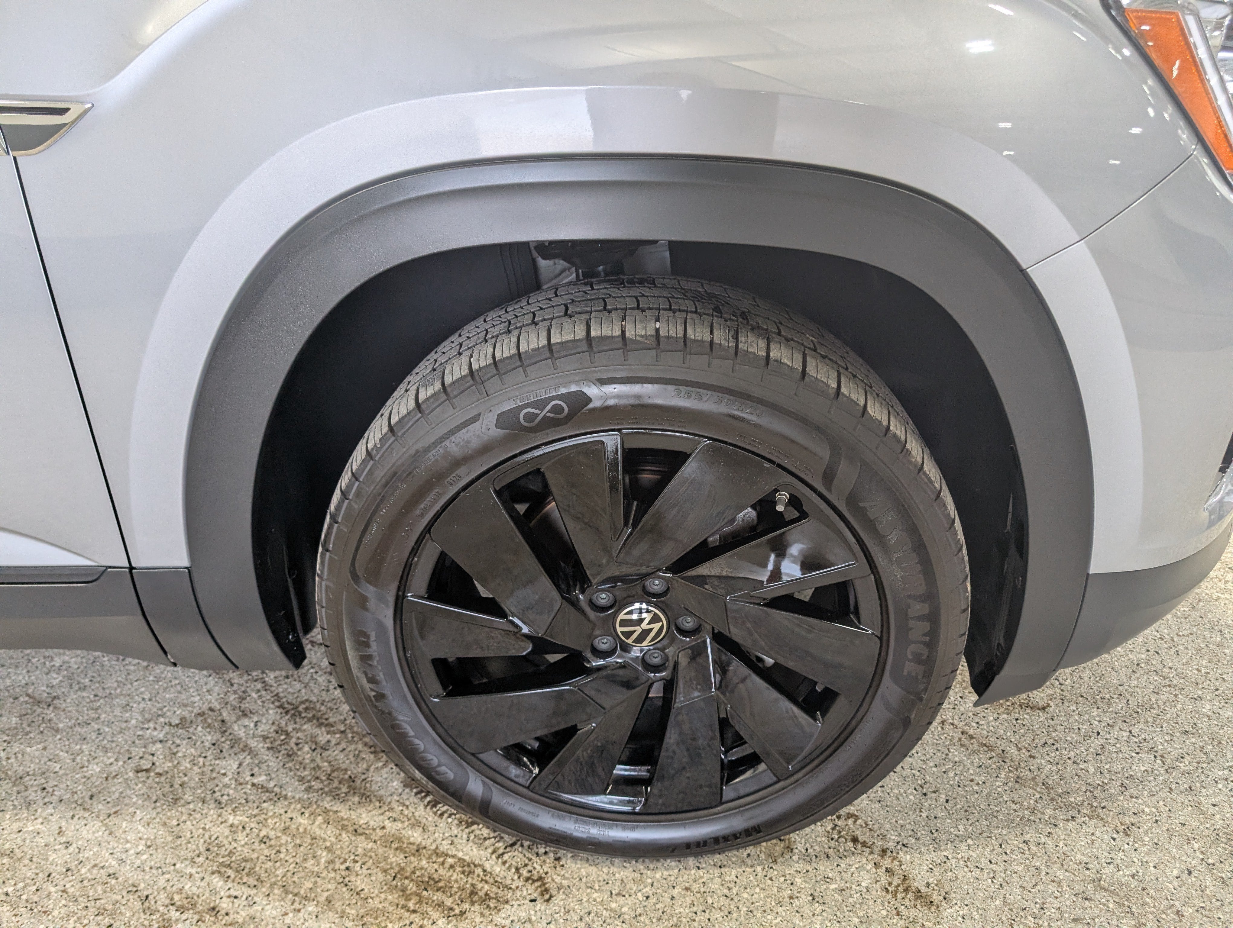 2026 Volkswagen Atlas Cross Sport SE with Technology