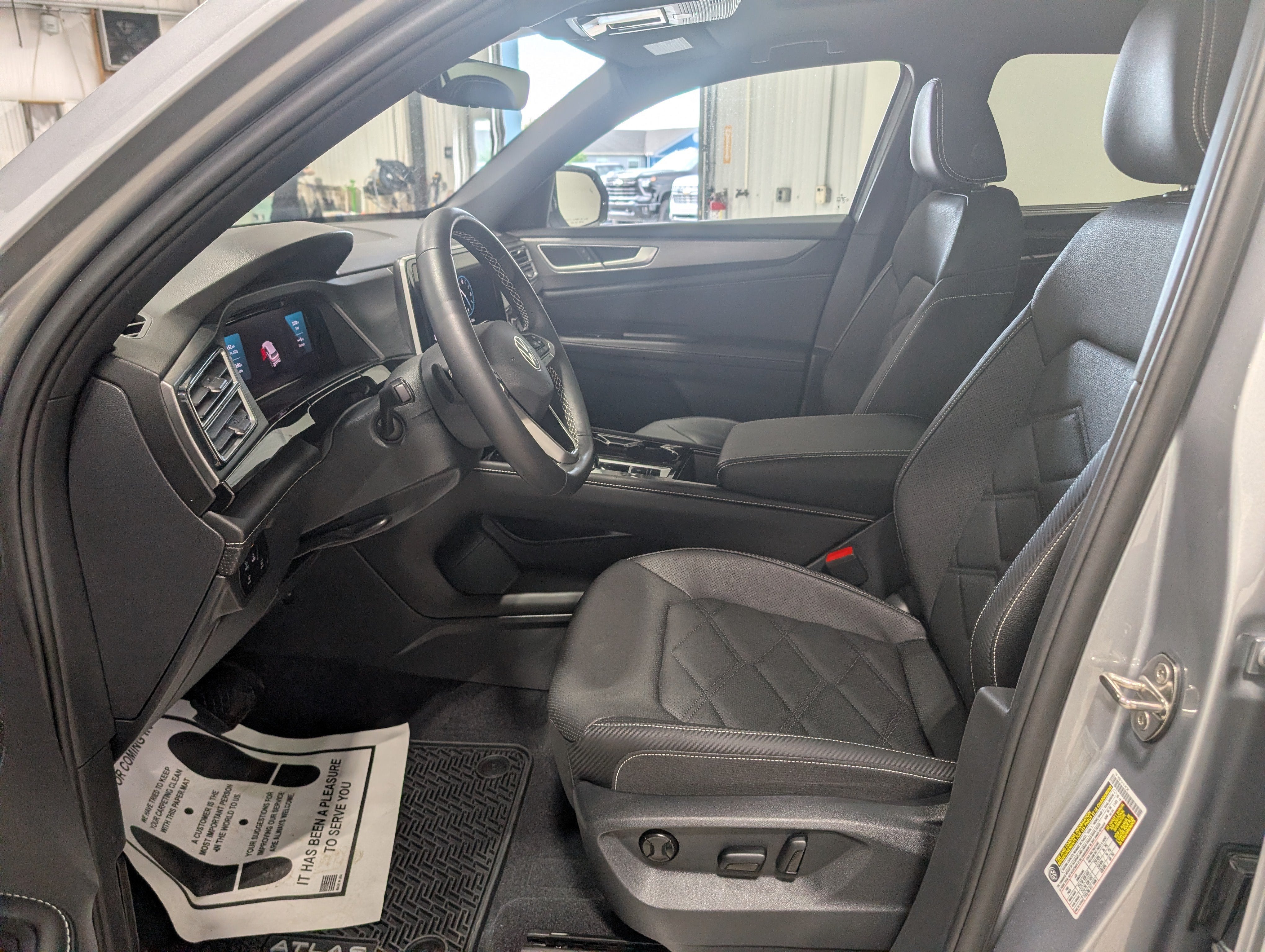 2026 Volkswagen Atlas Cross Sport SE with Technology