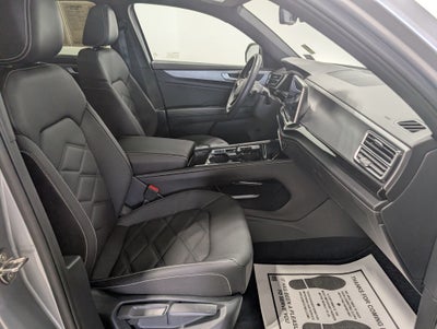 2026 Volkswagen Atlas Cross Sport SE with Technology