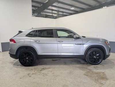 2026 Volkswagen Atlas Cross Sport SE with Technology