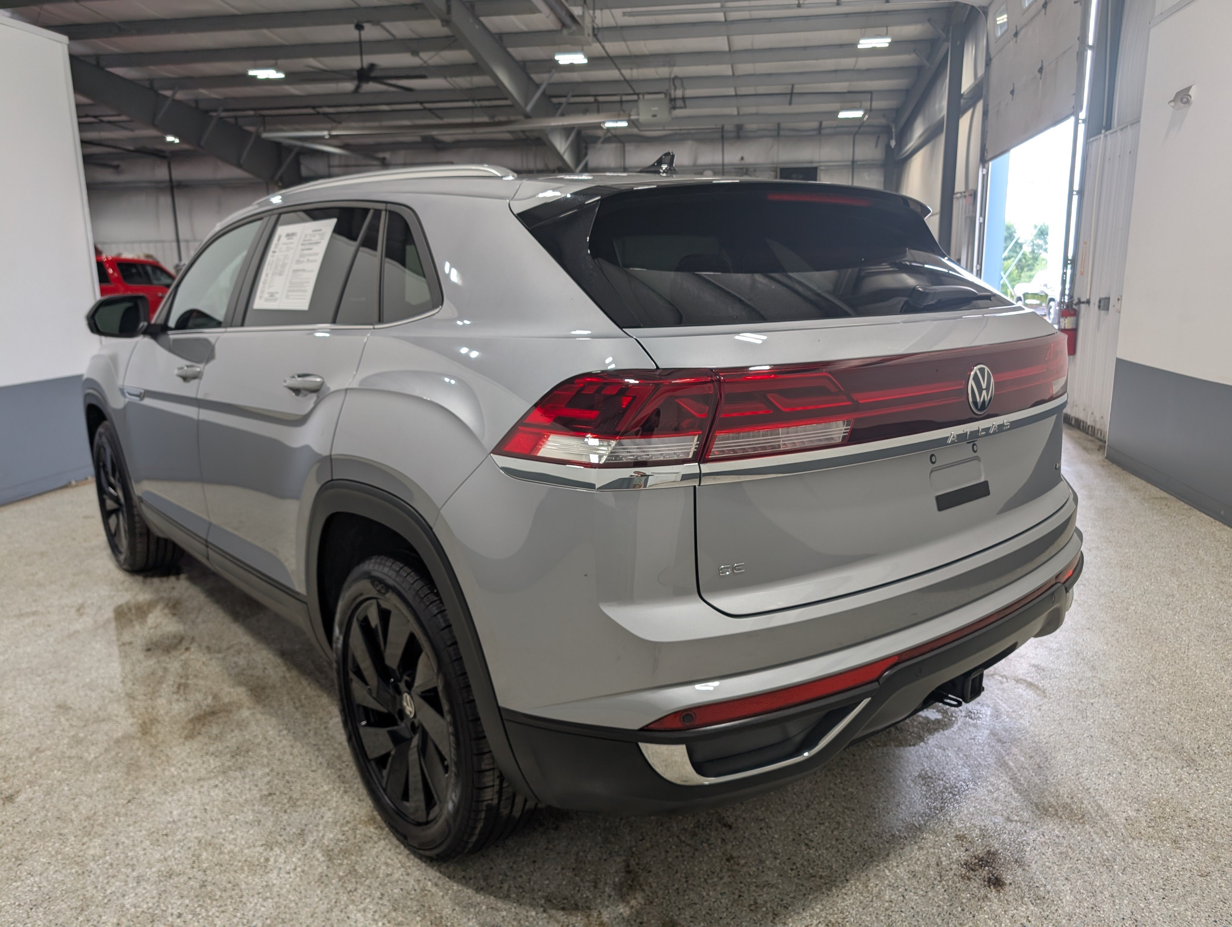 2026 Volkswagen Atlas Cross Sport SE with Technology