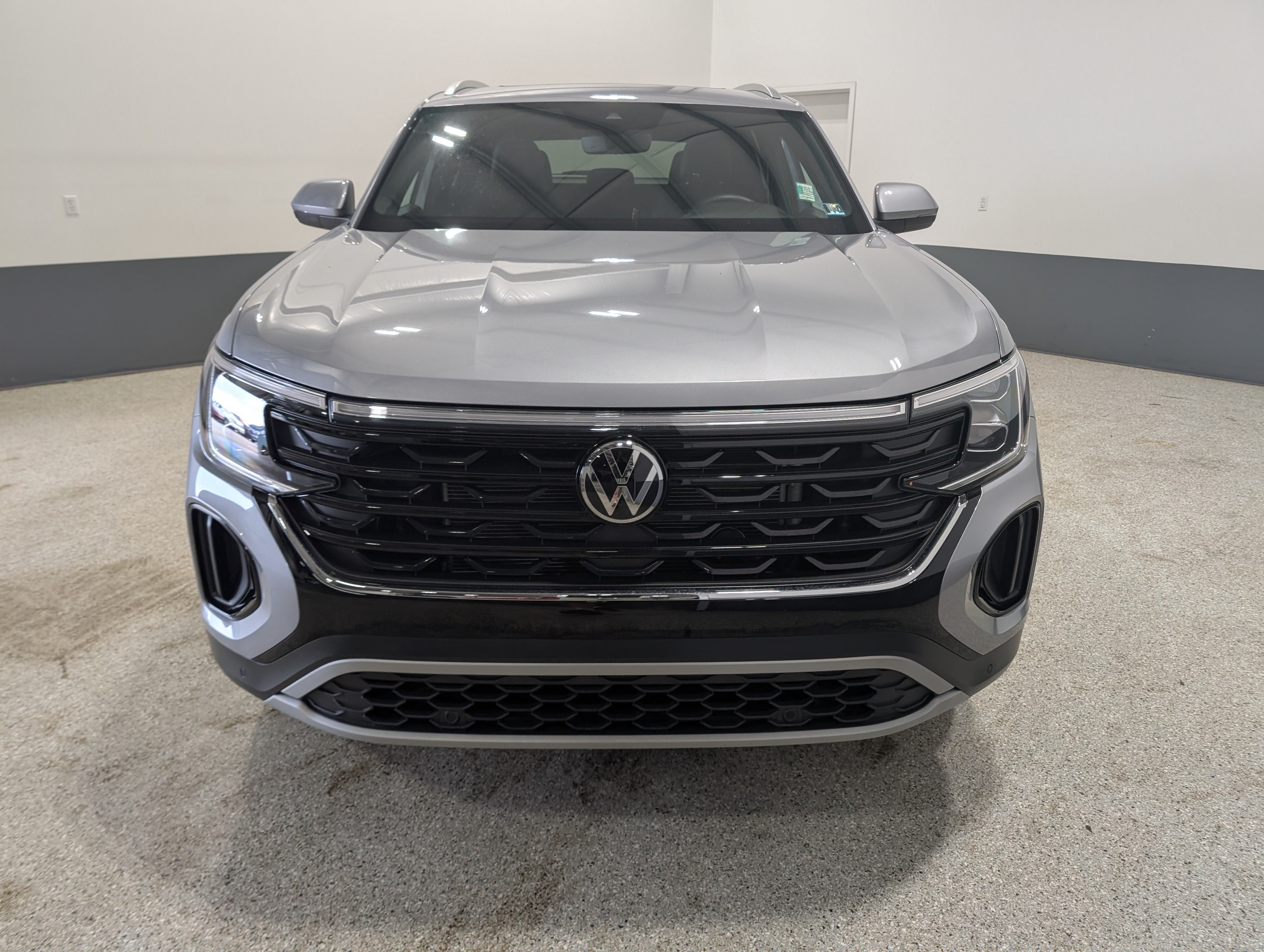 2026 Volkswagen Atlas Cross Sport SE with Technology
