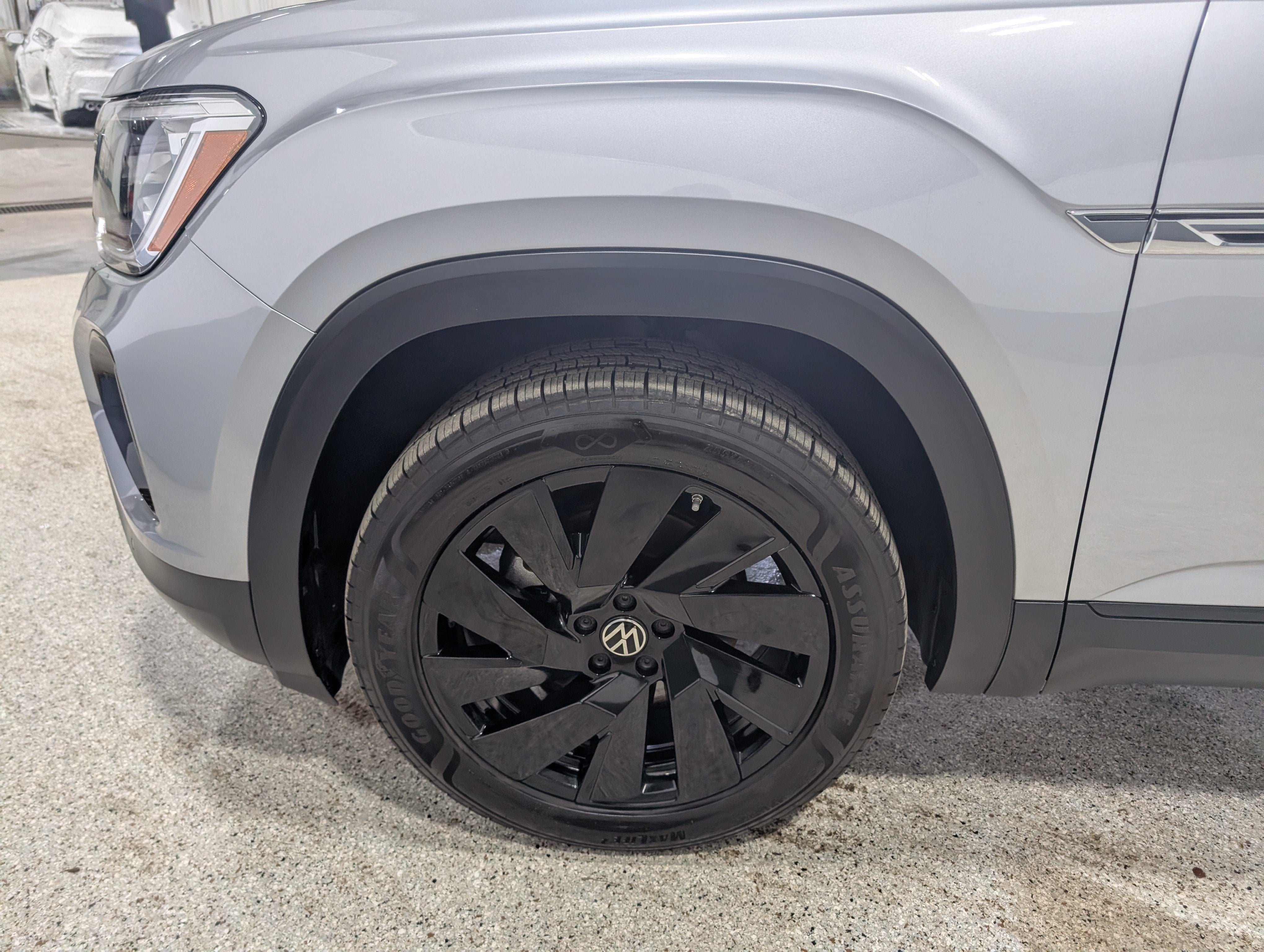 2026 Volkswagen Atlas Cross Sport SE with Technology