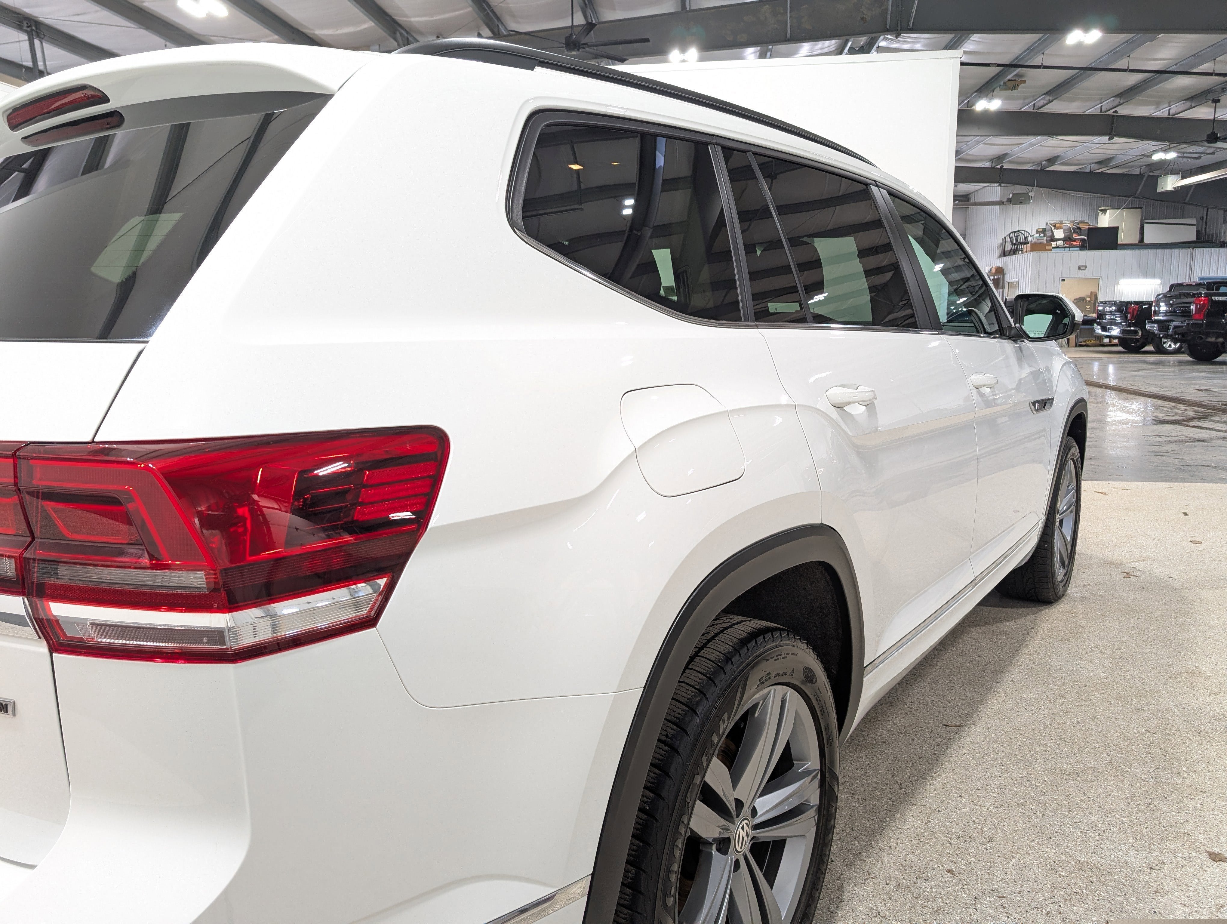 2020 Volkswagen Atlas 3.6L V6 SE w/Technology R-Line