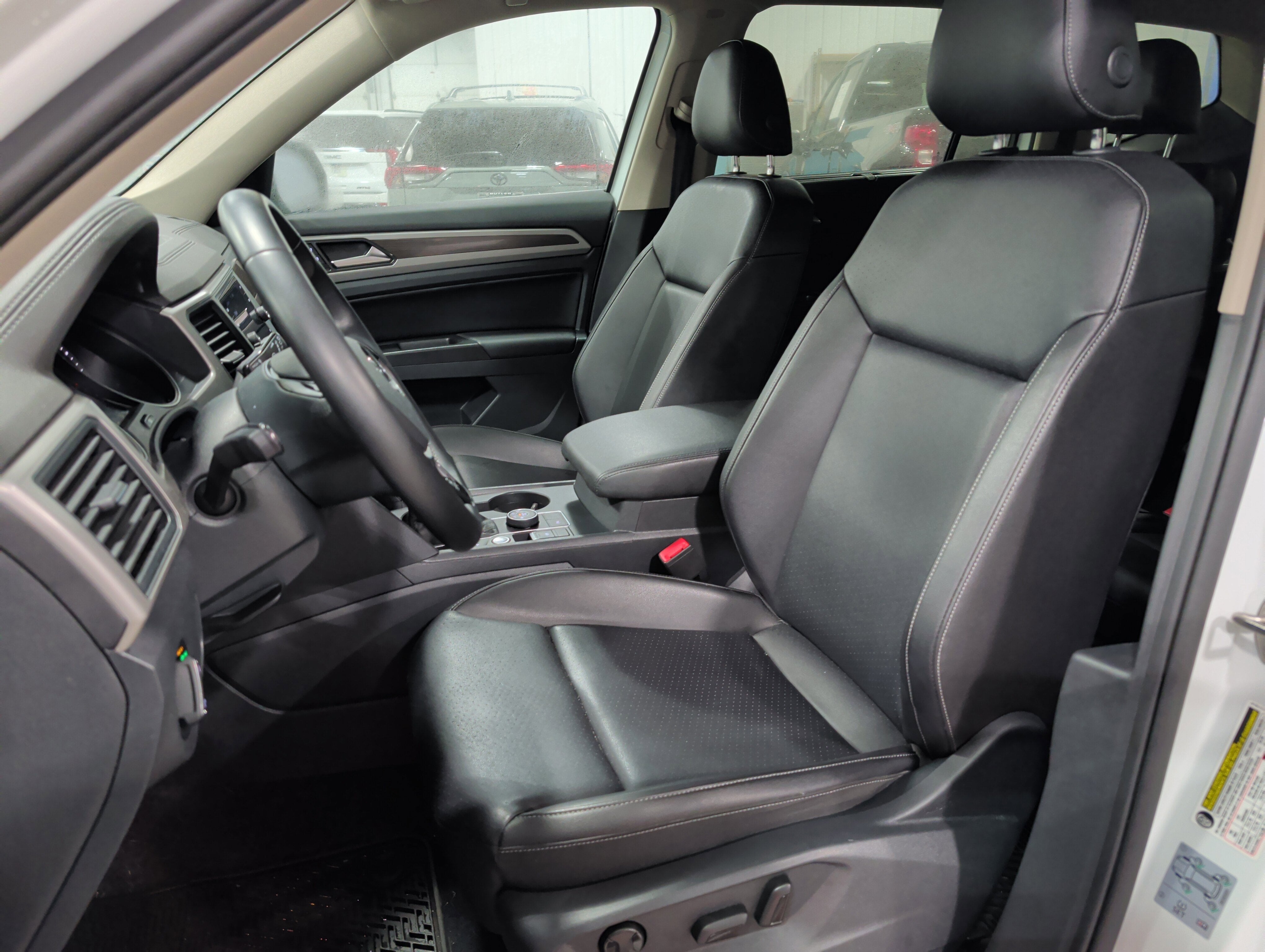 2020 Volkswagen Atlas 3.6L V6 SE w/Technology R-Line