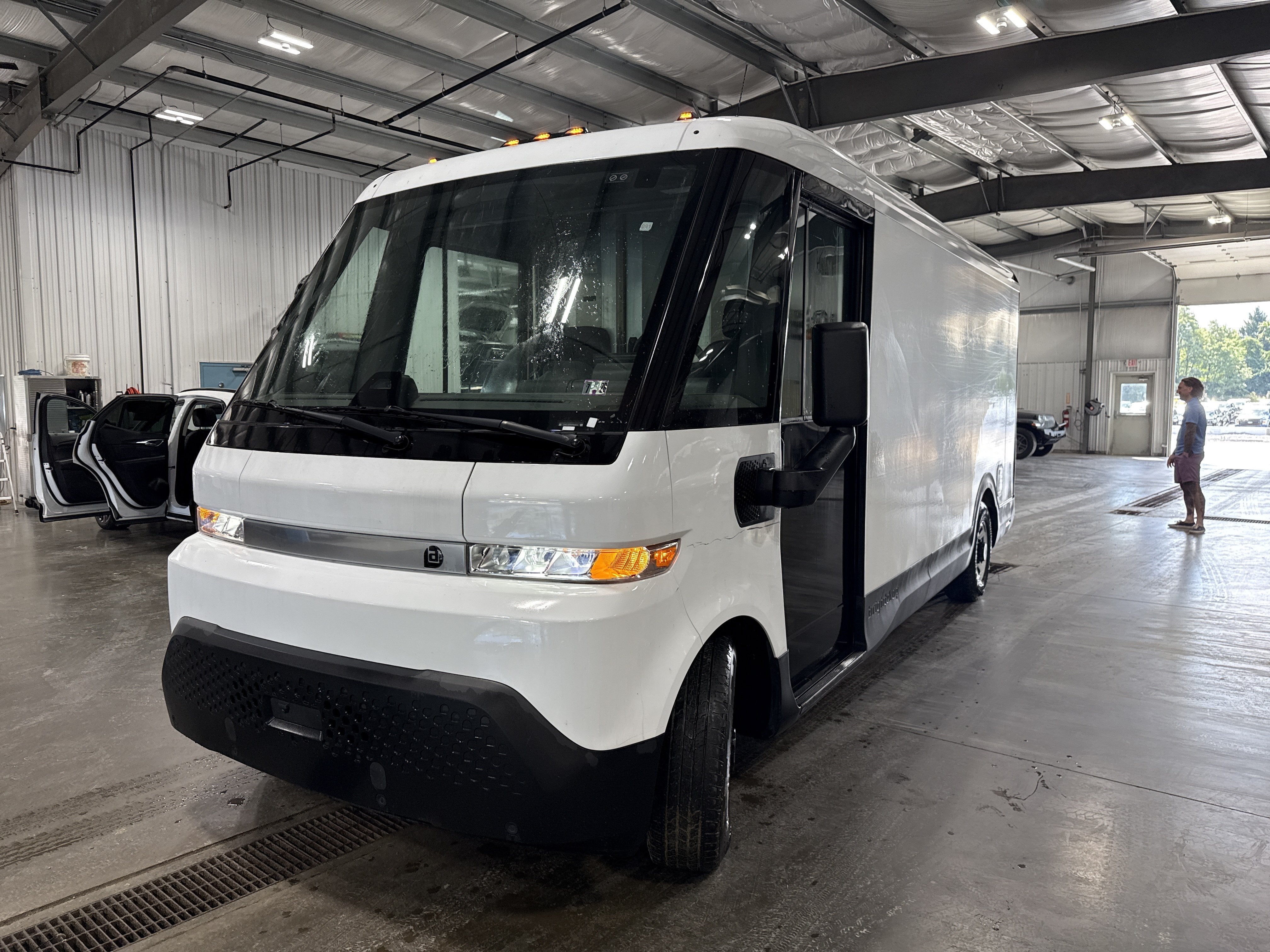 2024 BrightDrop Zevo 600 EJY