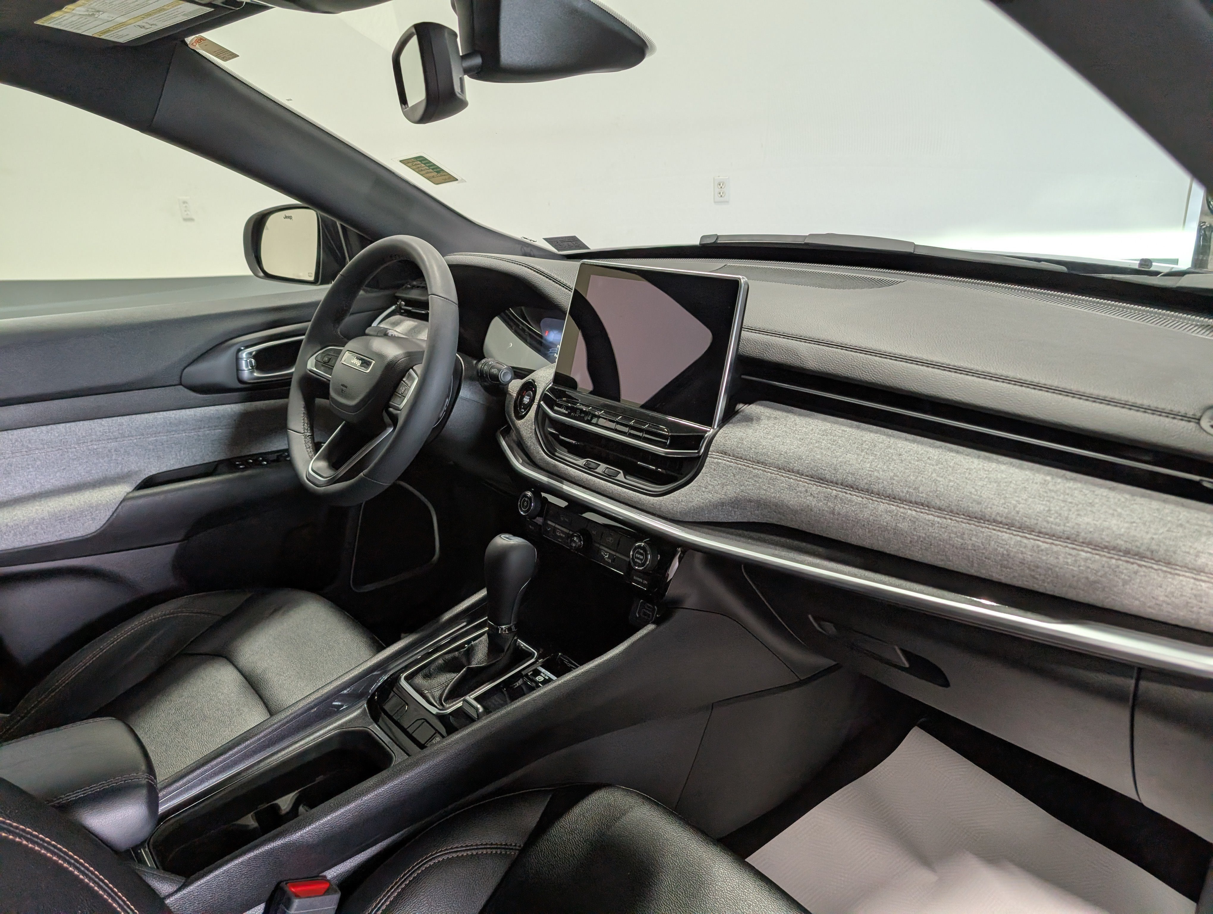2024 Jeep Compass Latitude Lux FWD
