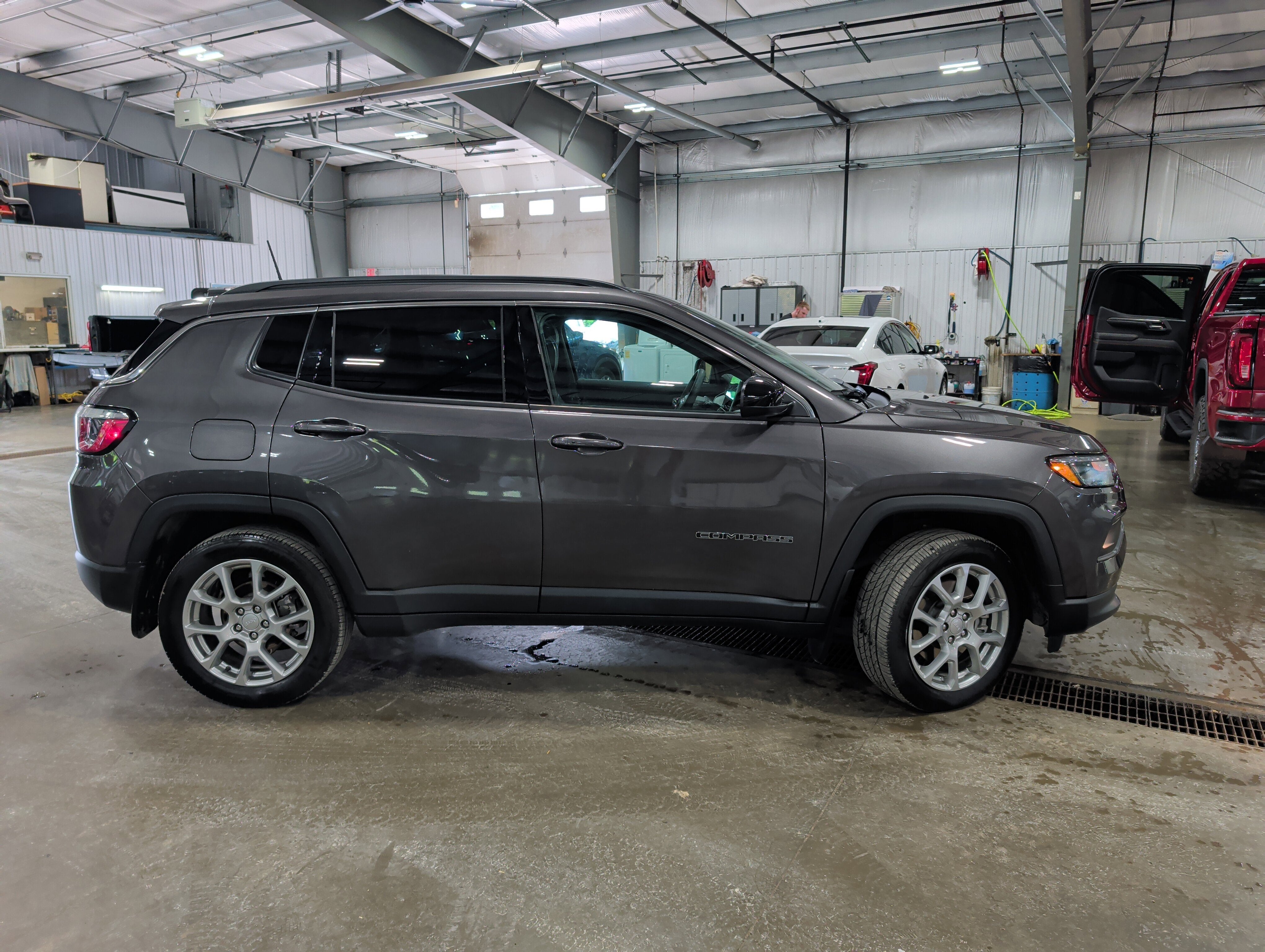 2024 Jeep Compass Latitude Lux FWD