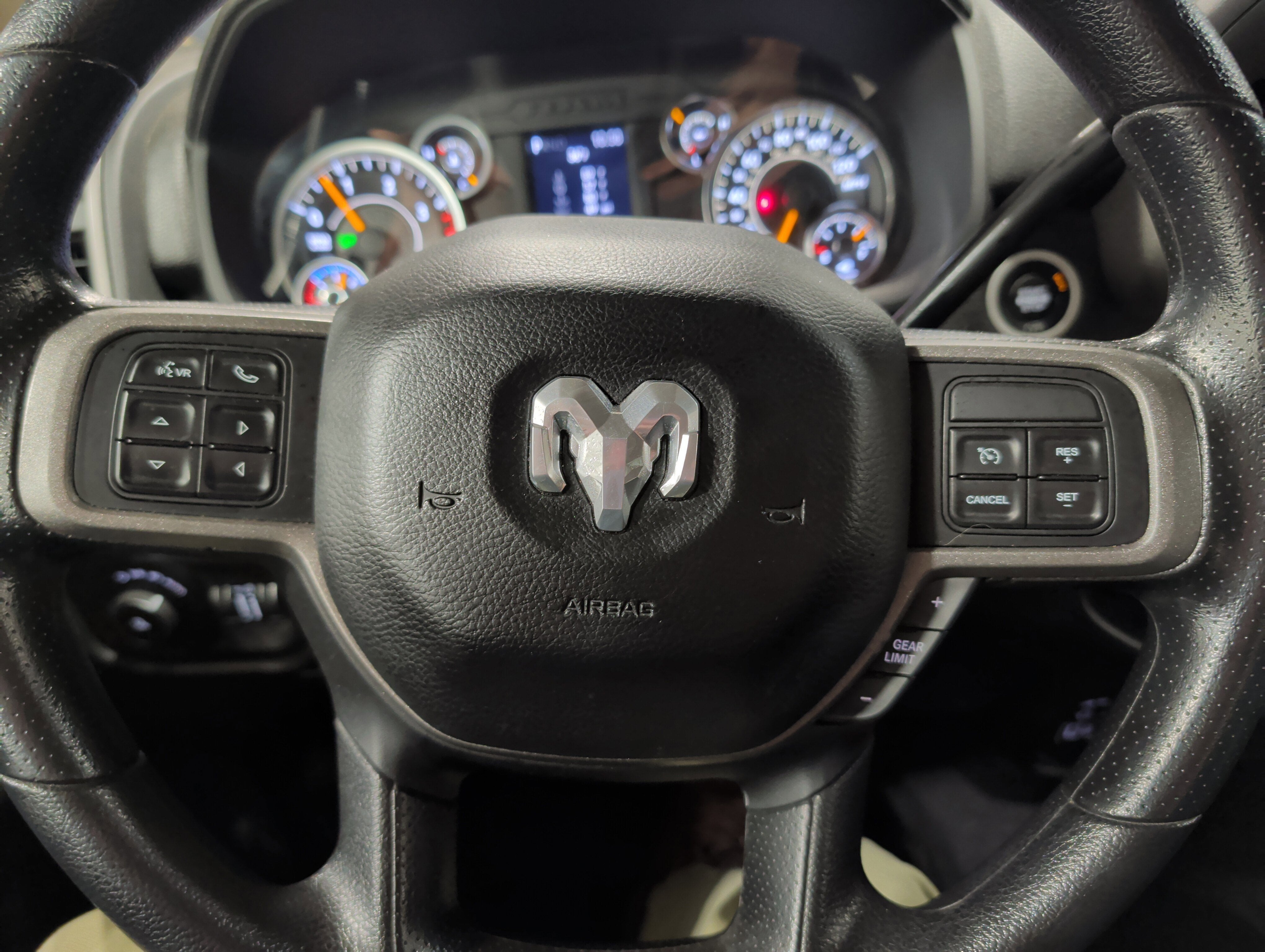 2020 RAM 2500 Tradesman Crew Cab 4X4 6'4" Box