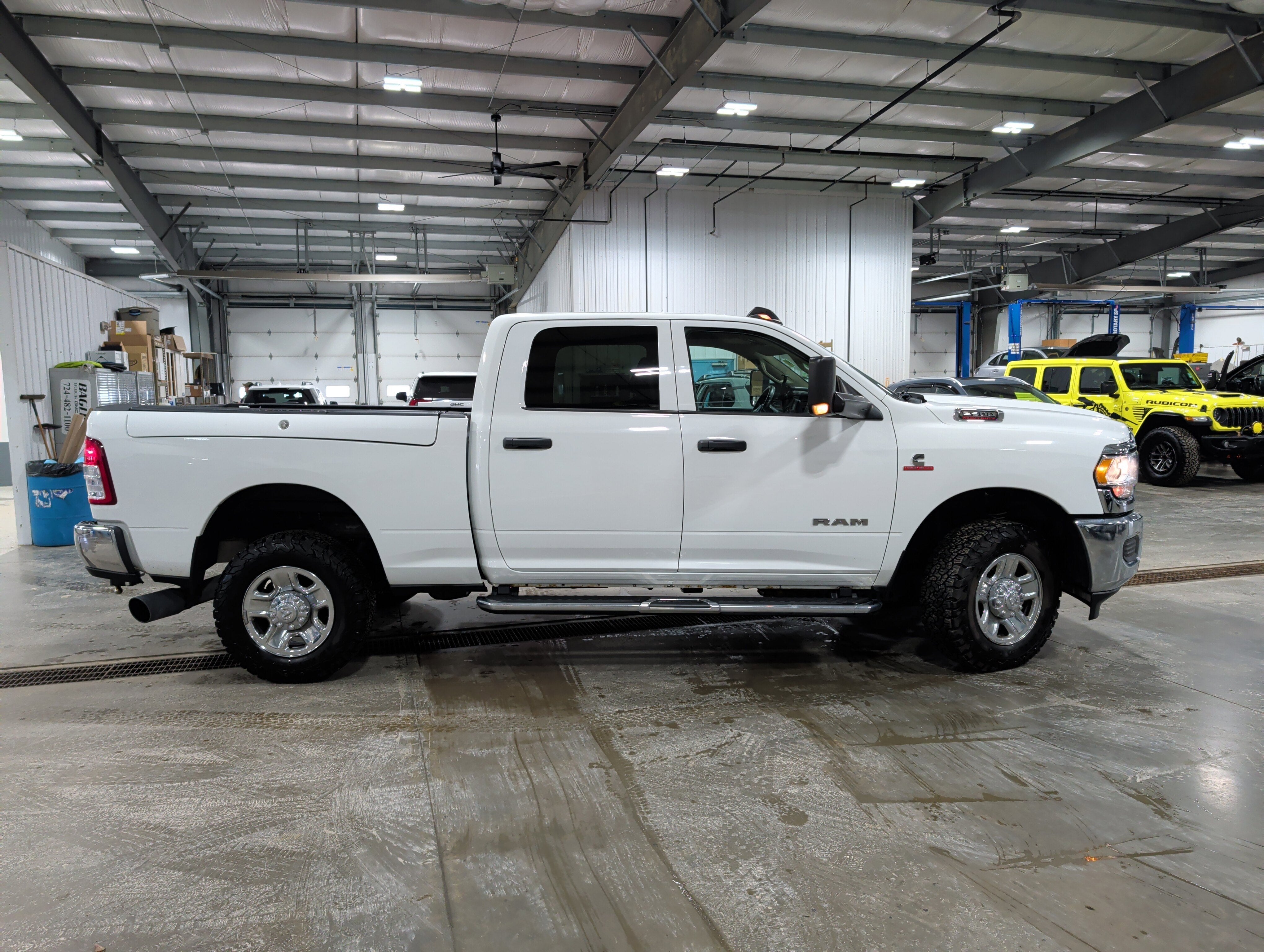 2020 RAM 2500 Tradesman Crew Cab 4X4 6'4" Box