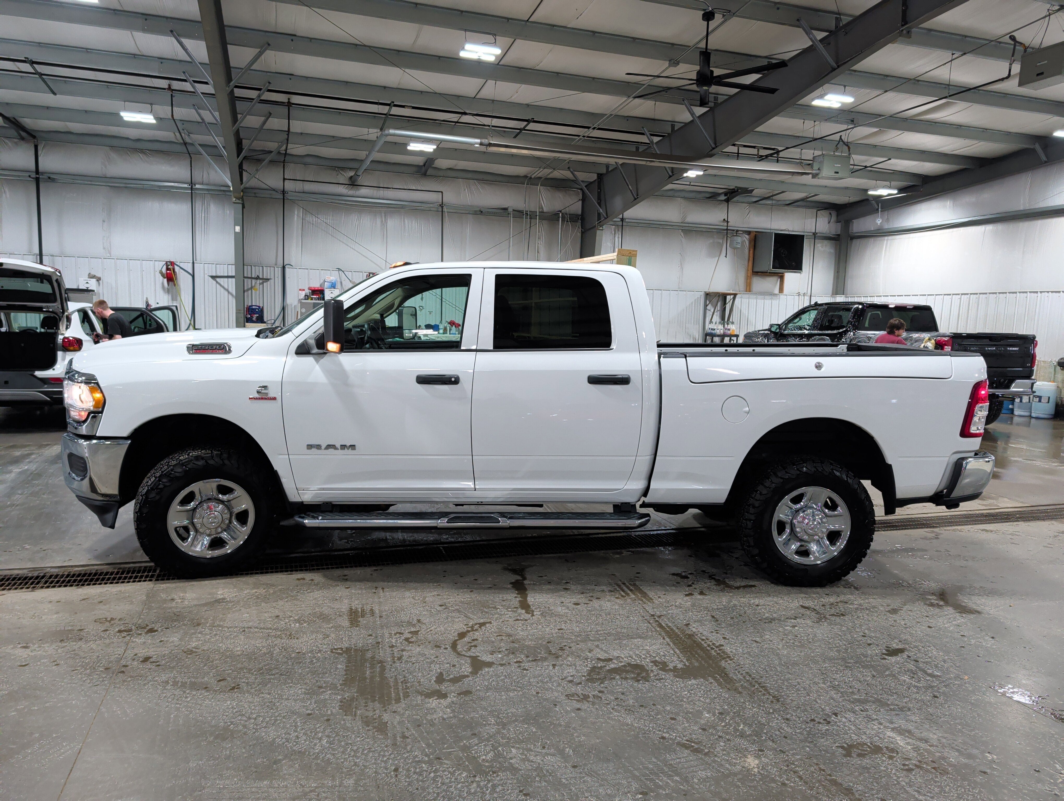 2020 RAM 2500 Tradesman Crew Cab 4X4 6'4" Box