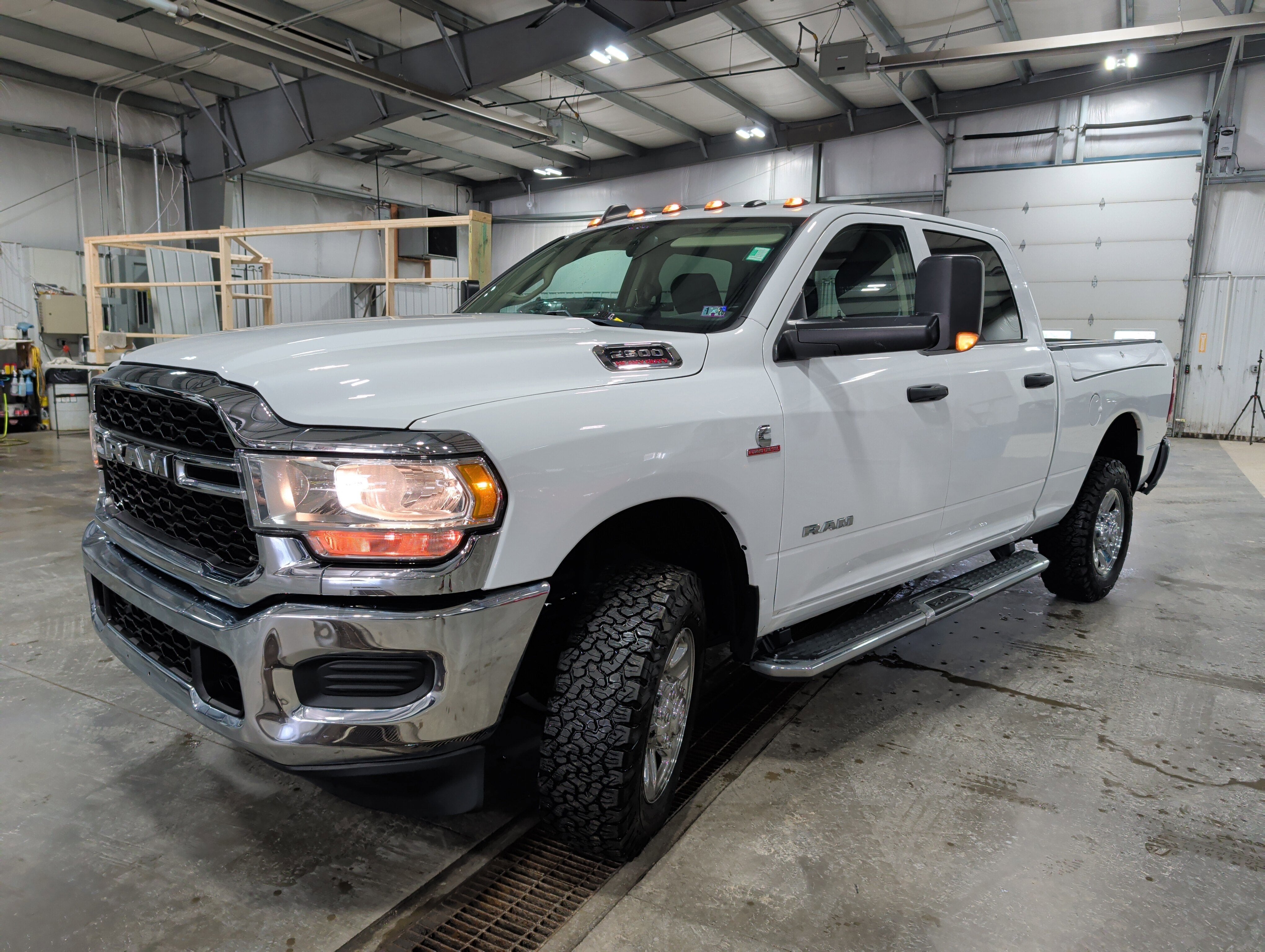 2020 RAM 2500 Tradesman Crew Cab 4X4 6'4" Box