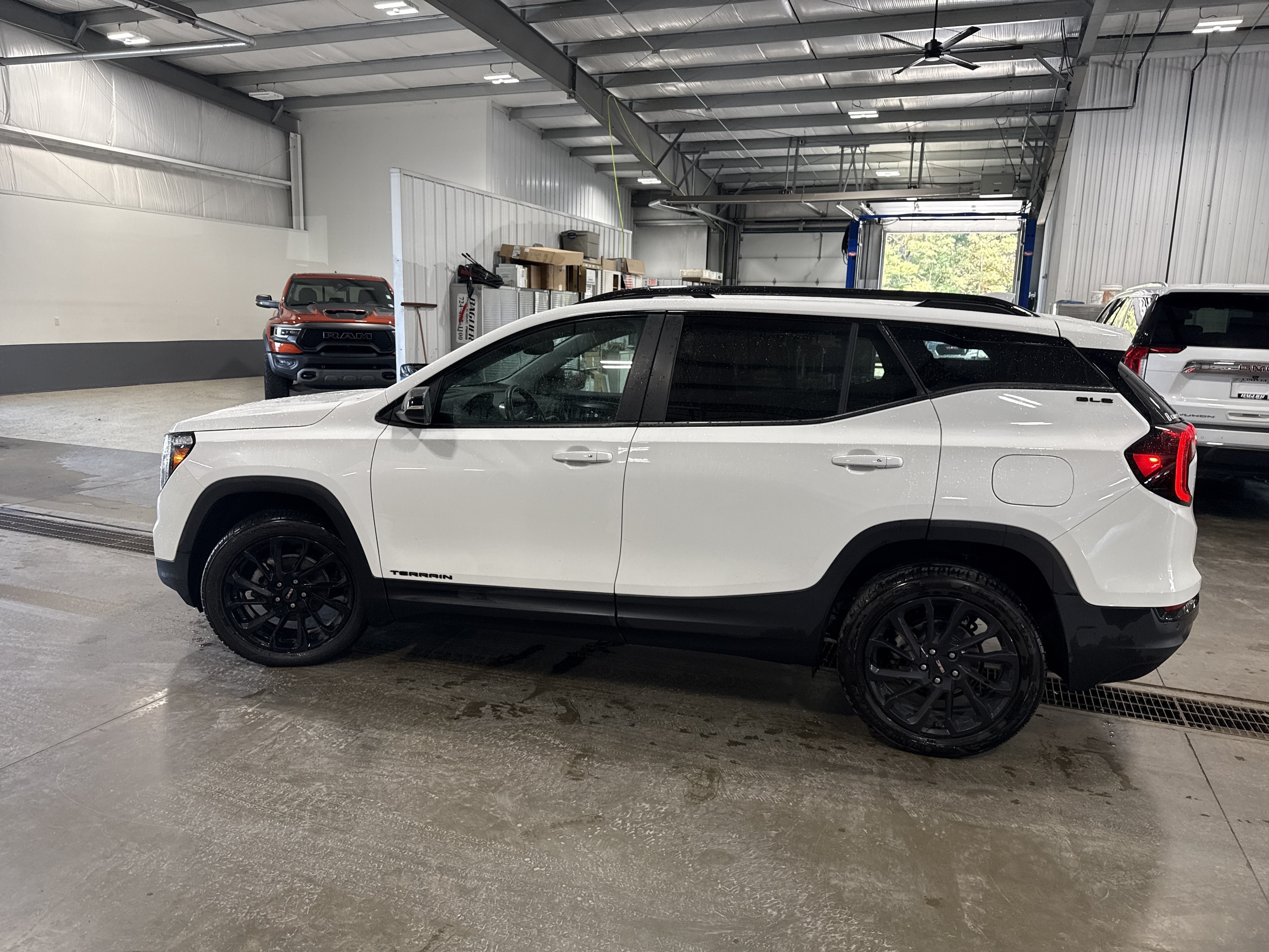 2024 GMC Terrain SLE