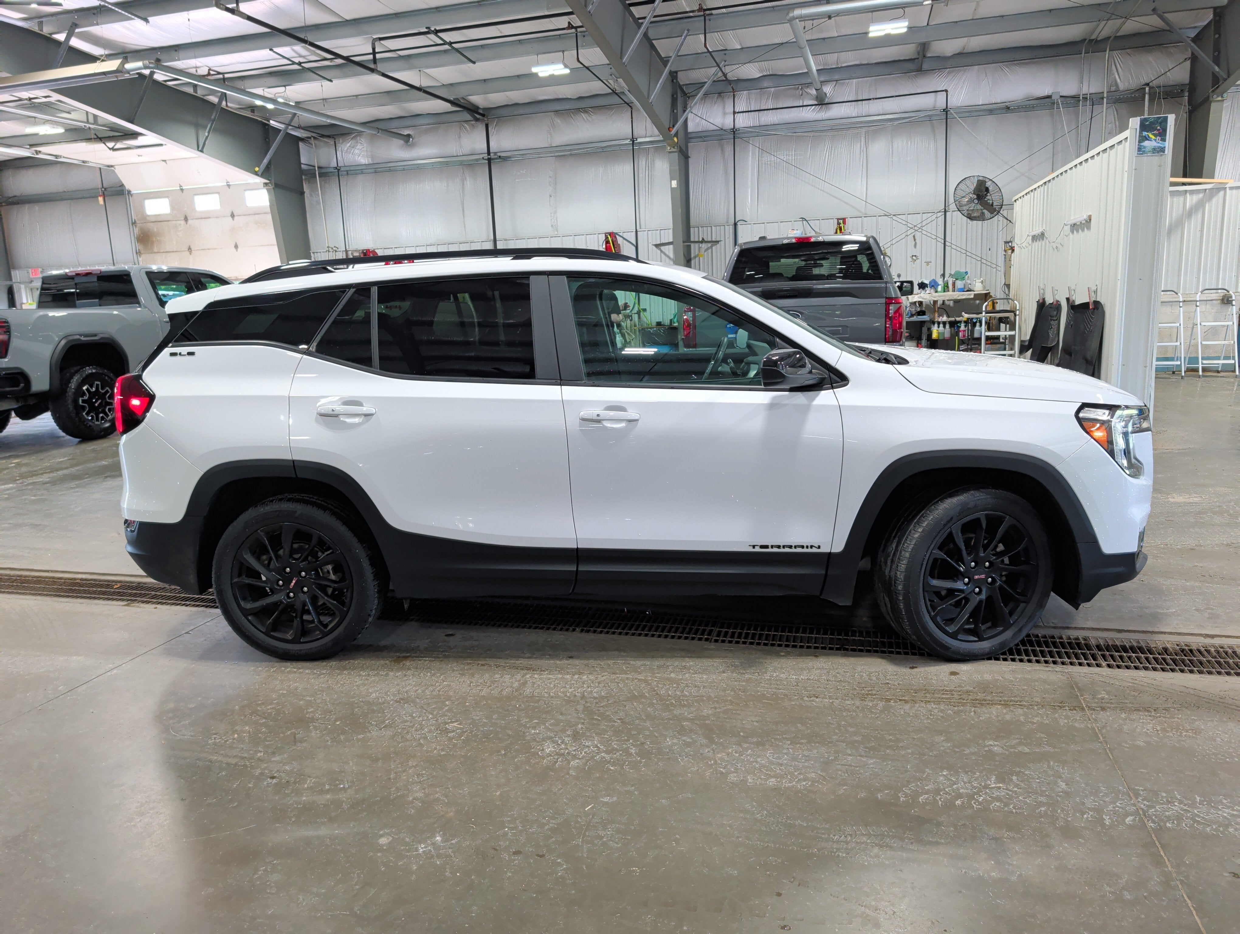 2023 GMC Terrain SLE