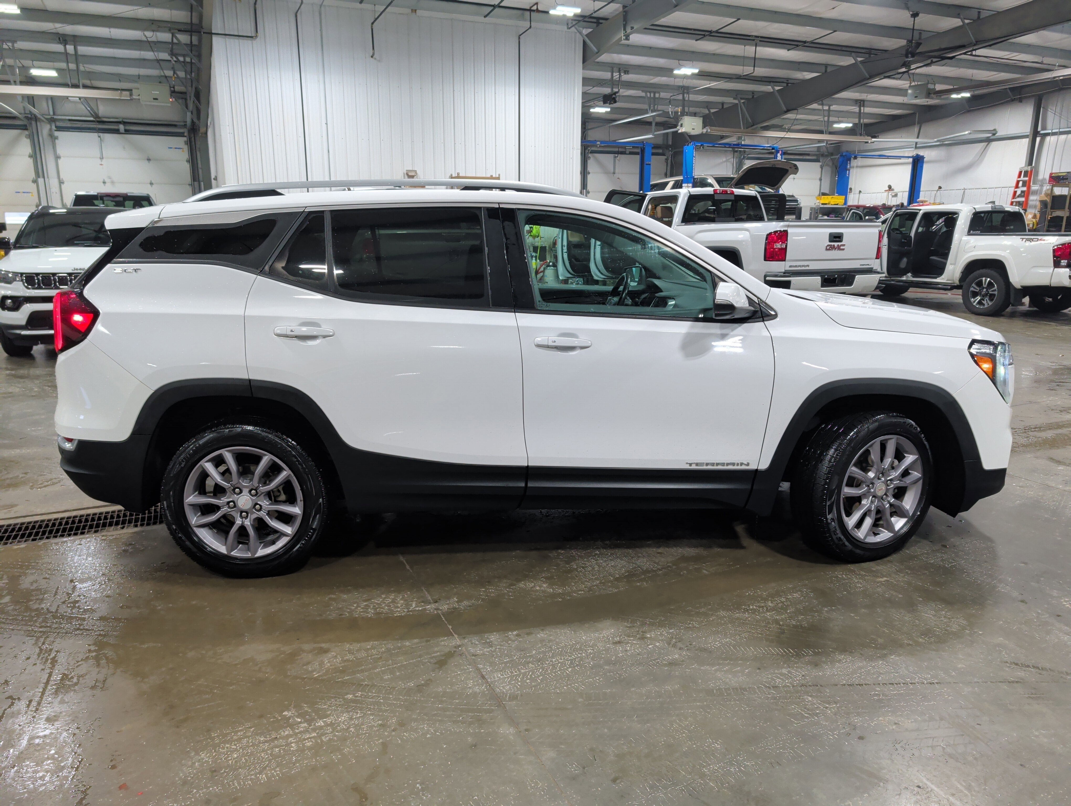 2022 GMC Terrain SLT