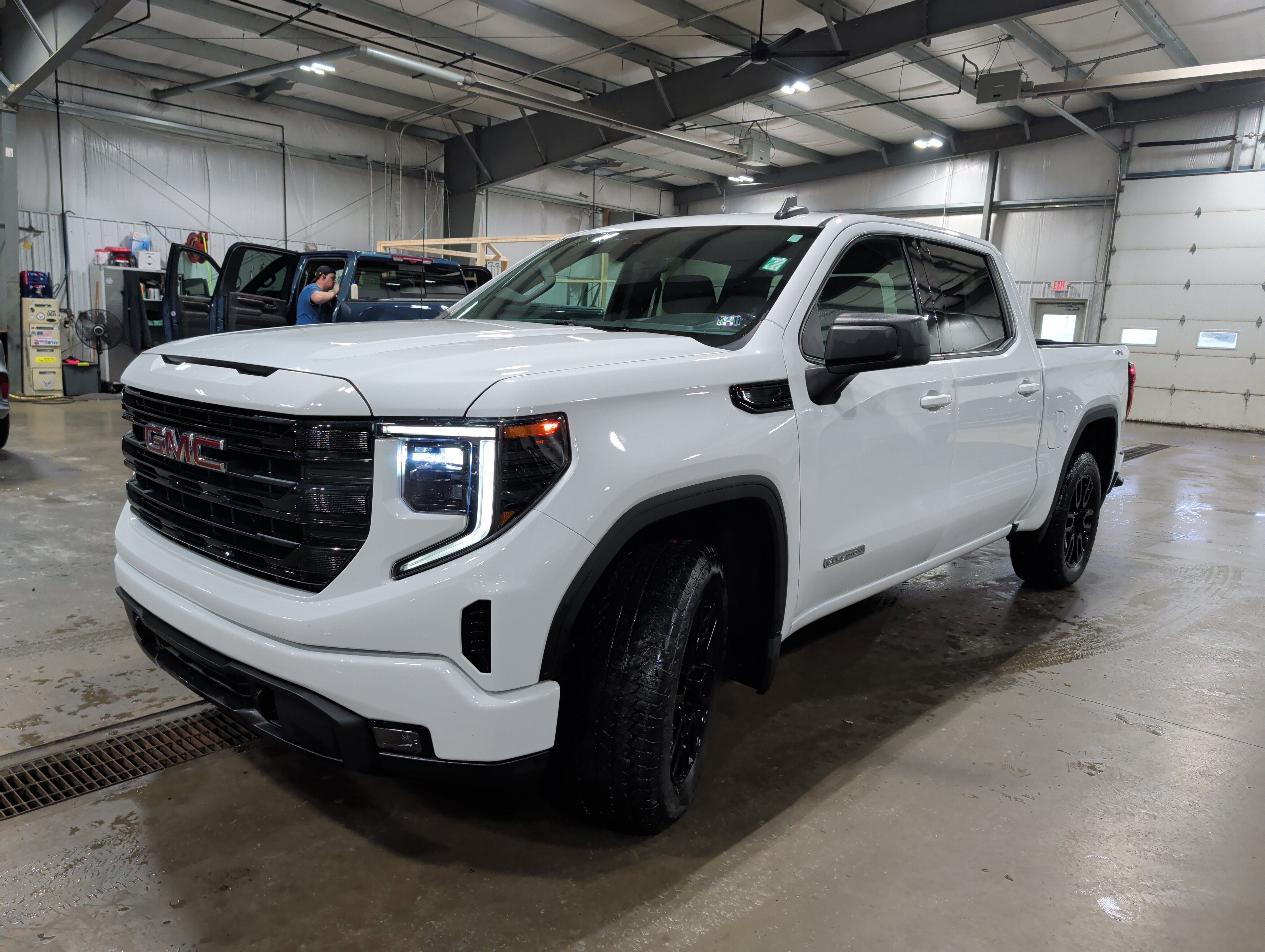 2023 GMC Sierra 1500 Elevation