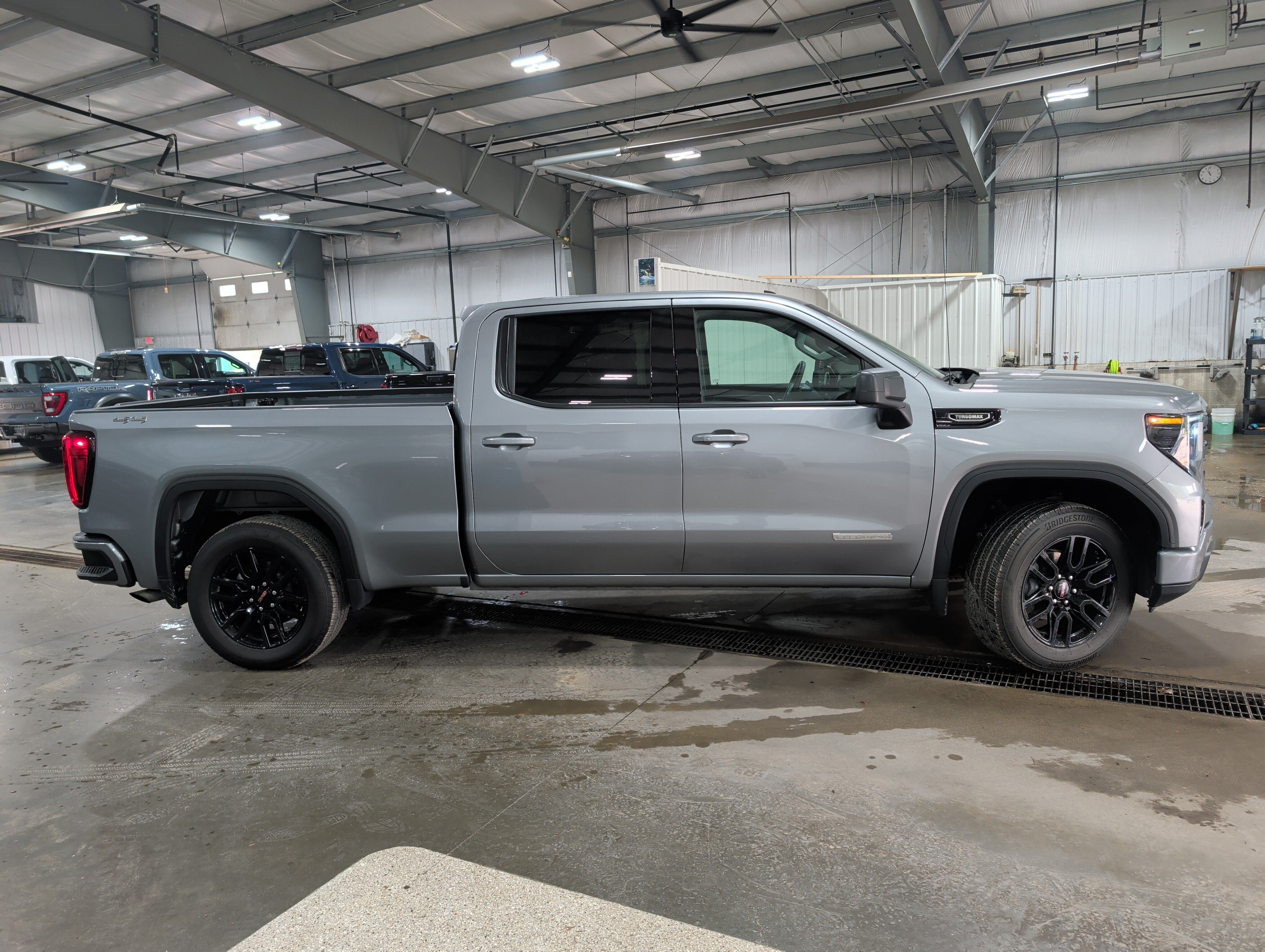 2025 GMC Sierra 1500 Elevation