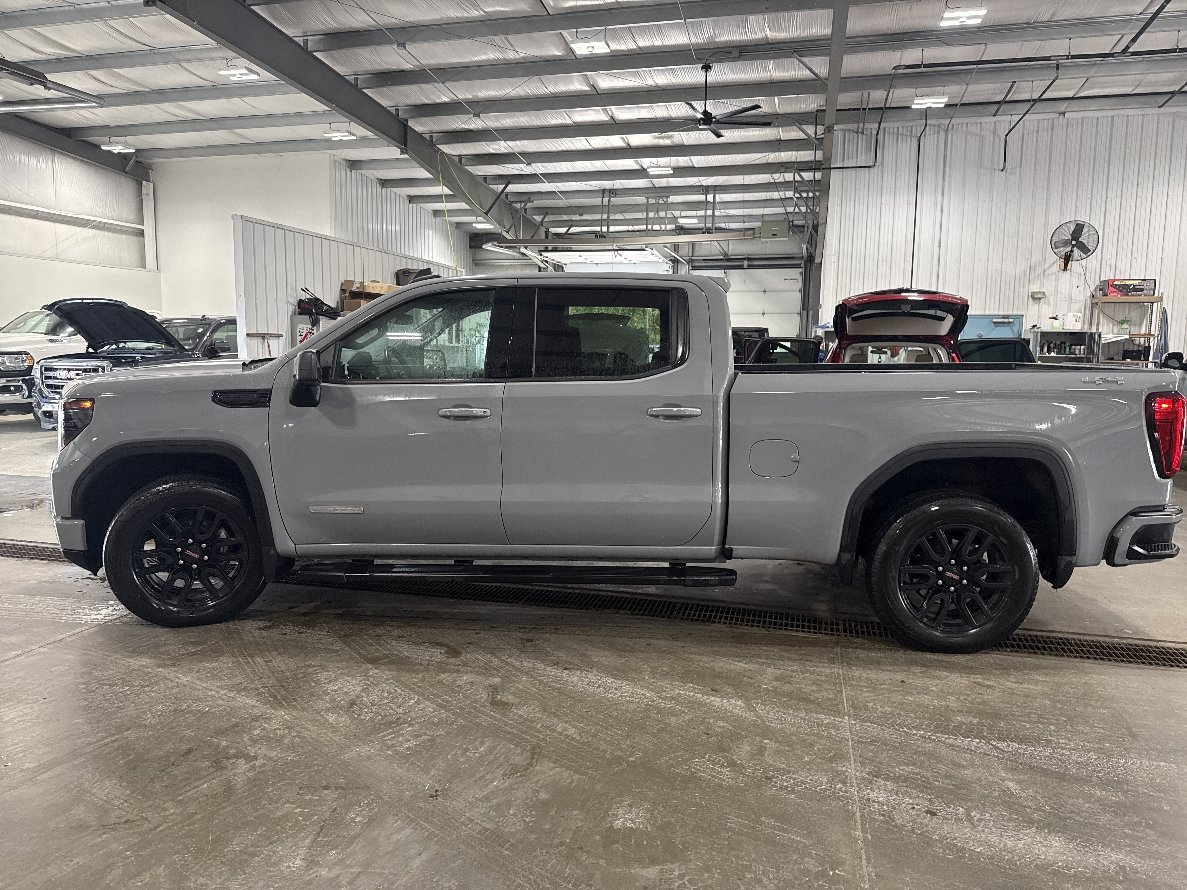 2024 GMC Sierra 1500 Elevation