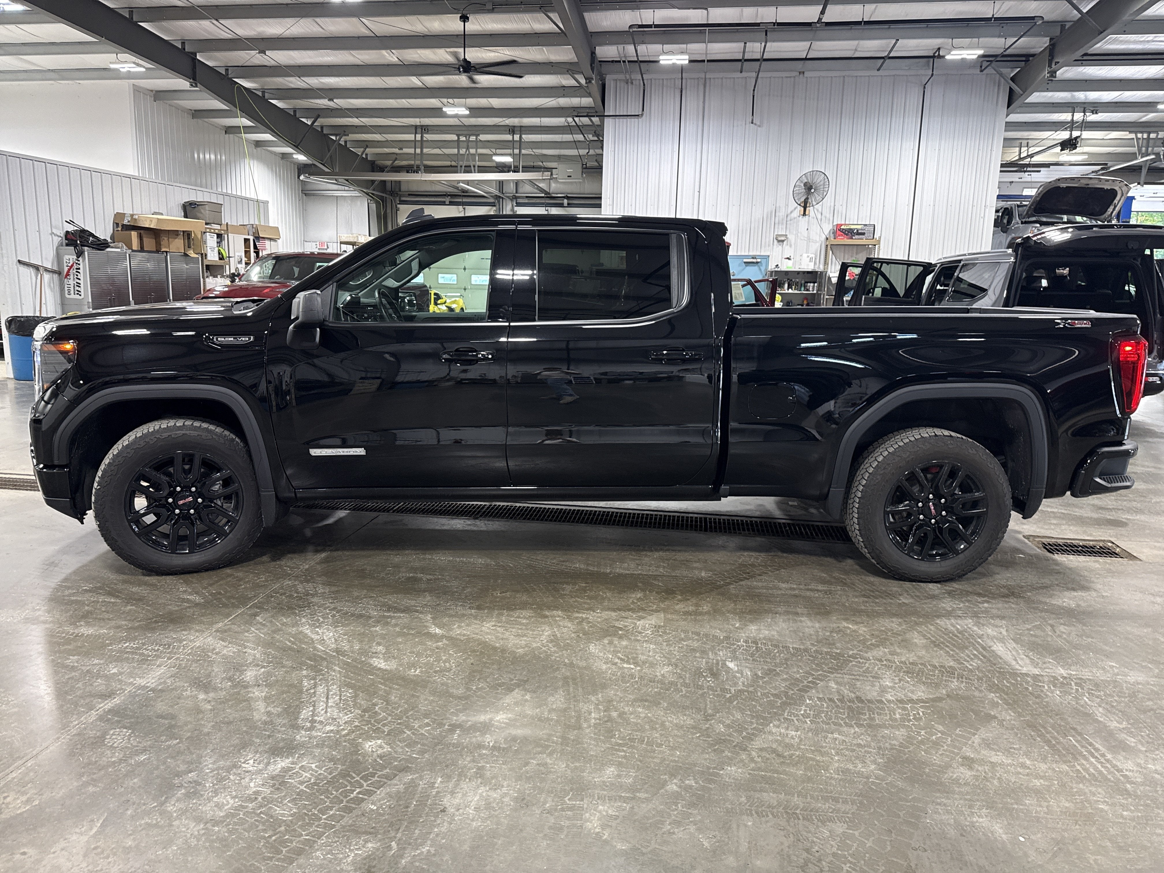 2025 GMC Sierra 1500 Elevation