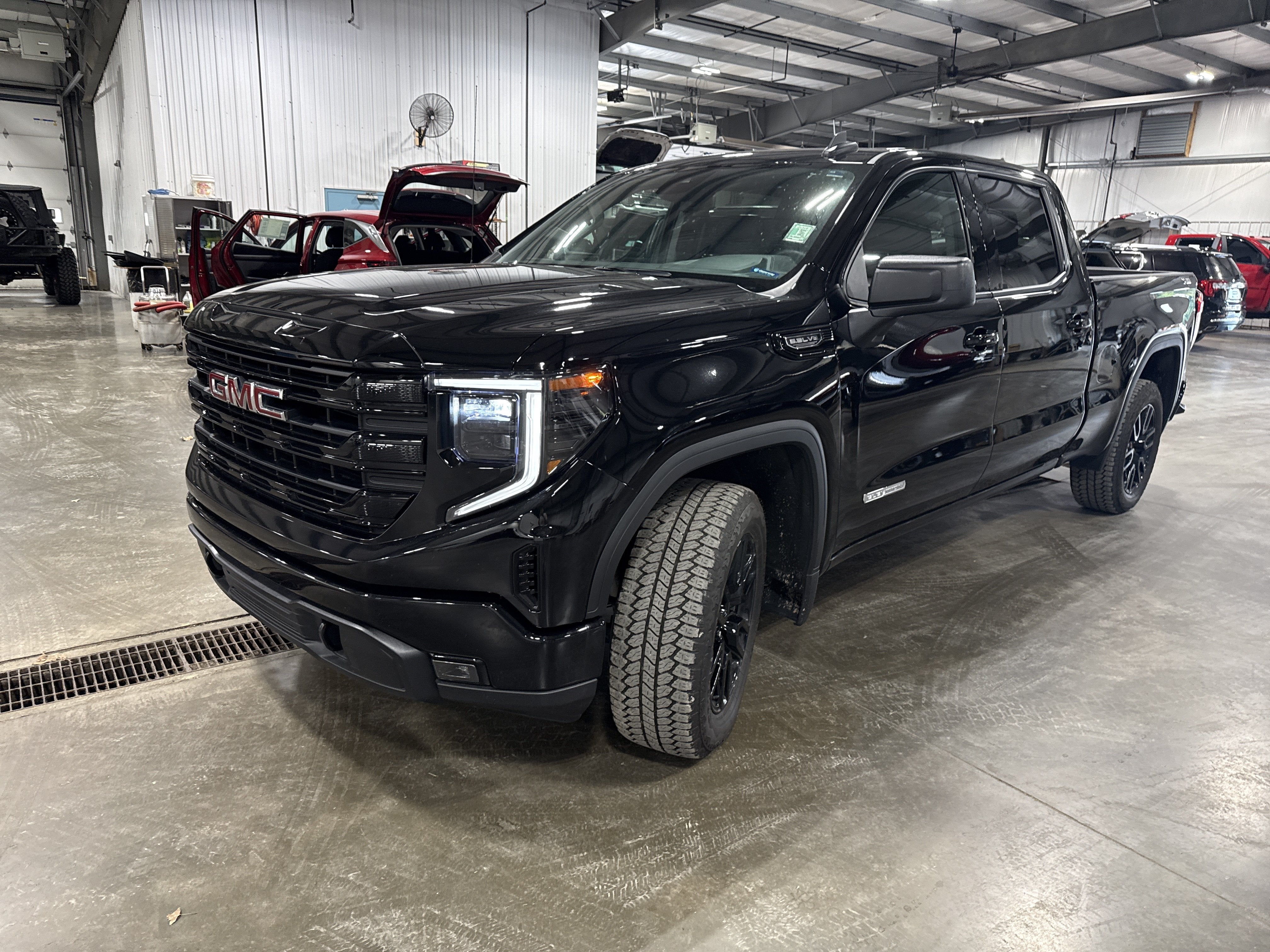 2025 GMC Sierra 1500 Elevation