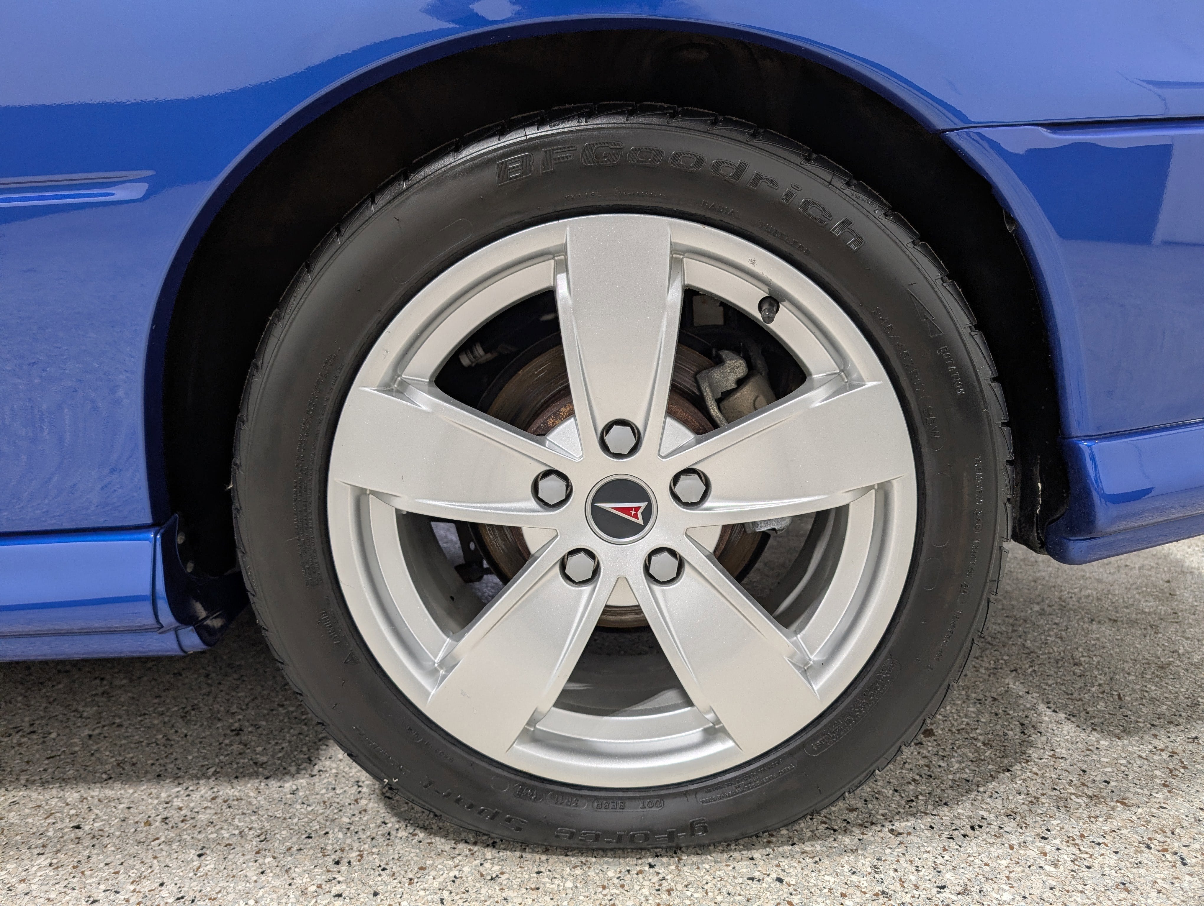 2004 Pontiac GTO Base