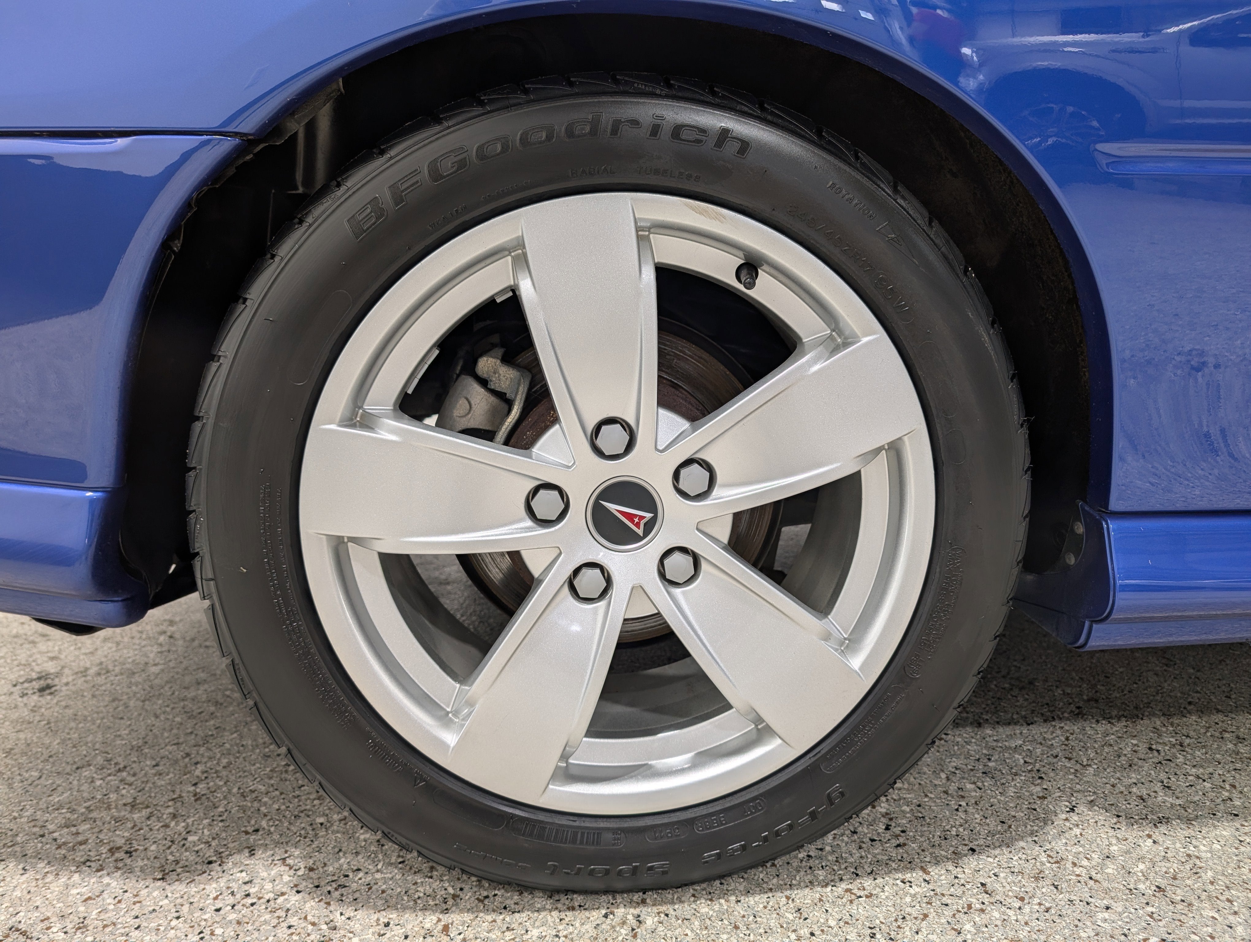 2004 Pontiac GTO Base