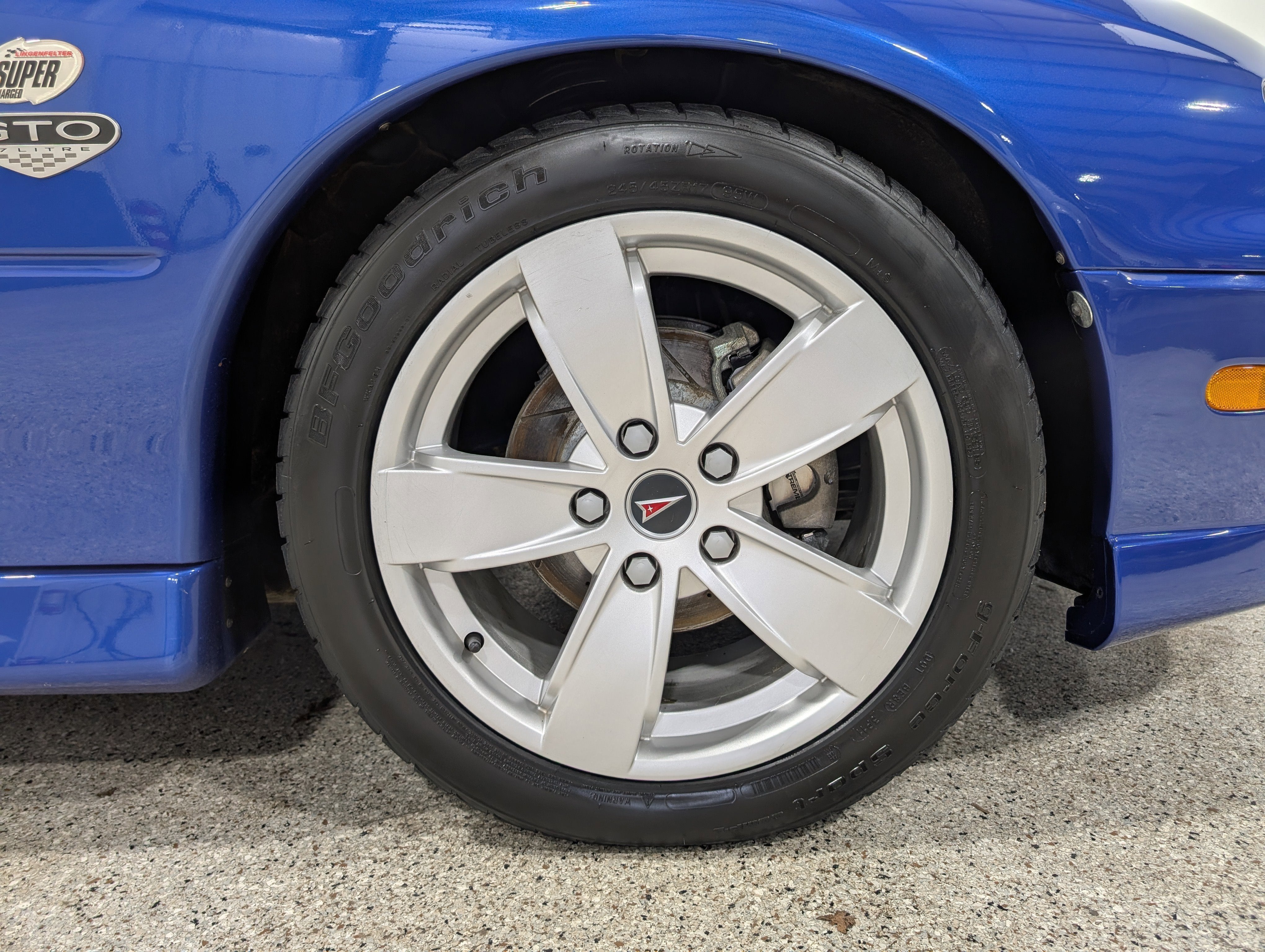 2004 Pontiac GTO Base